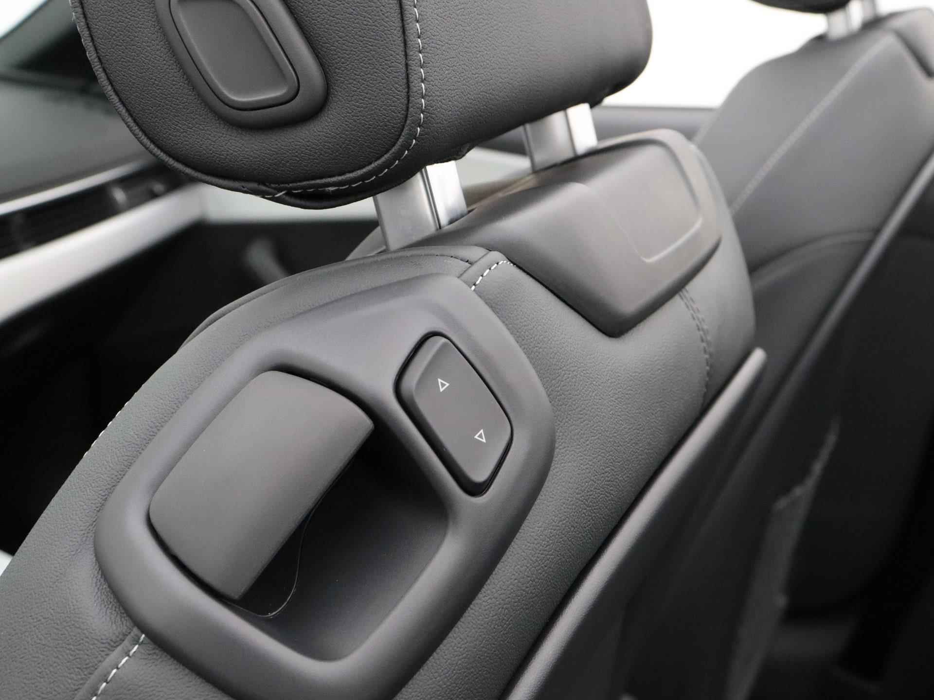 Audi A5 Cabriolet S Edition 40 TFSI 204 pk | Elektr. stoelen geheugen | Hoofdruimteverwarming | Keyless | Rode remzadels | Parkeerassistent | Afgevlakt stuurwiel | Ambiente lichtpakket - 33/44