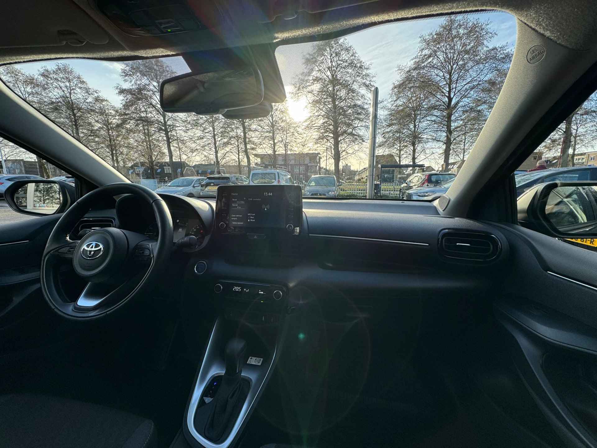 Toyota Yaris 1.5 Hybrid Business Head-up Display, Stoelverwarming, 16inch velgen , All-in Rijklaarprijs - 17/36