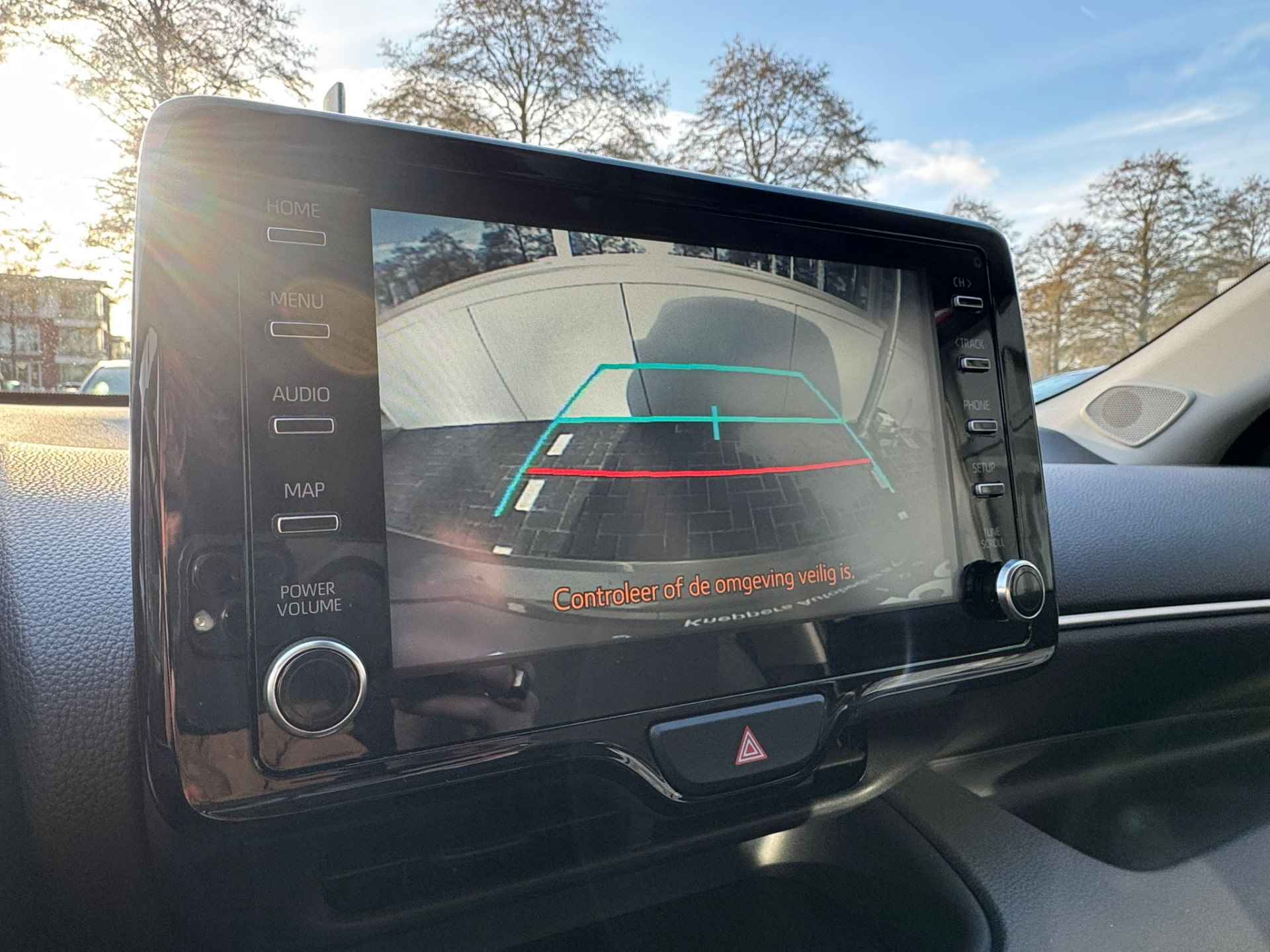 Toyota Yaris 1.5 Hybrid Business Head-up Display, Stoelverwarming, 16inch velgen , All-in Rijklaarprijs - 26/36