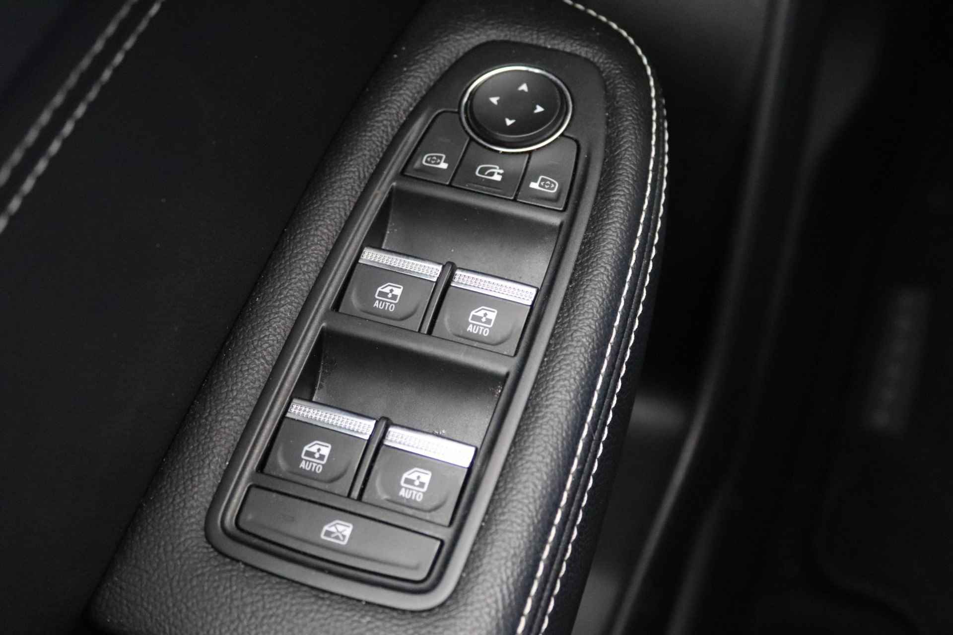 Renault Arkana 1.3 Mild Hybrid 160 EDC Techno | Automaat | Navigatie | Apple Carplay | Camera | Parkeersensoren | Panoramadak | Winter-pakket | LED koplampen - 25/34