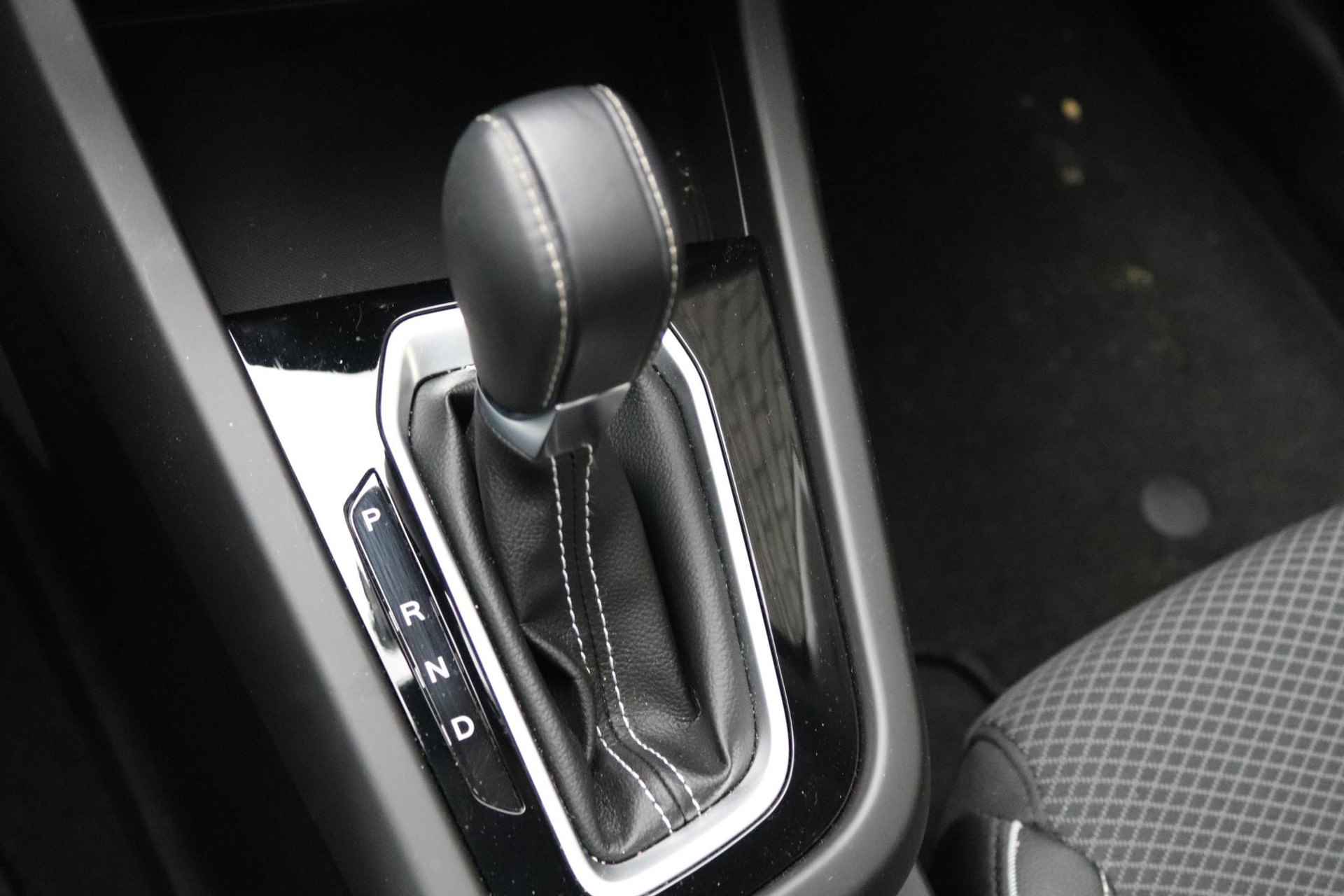 Renault Arkana 1.3 Mild Hybrid 160 EDC Techno | Automaat | Navigatie | Apple Carplay | Camera | Parkeersensoren | Panoramadak | Winter-pakket | LED koplampen - 31/34