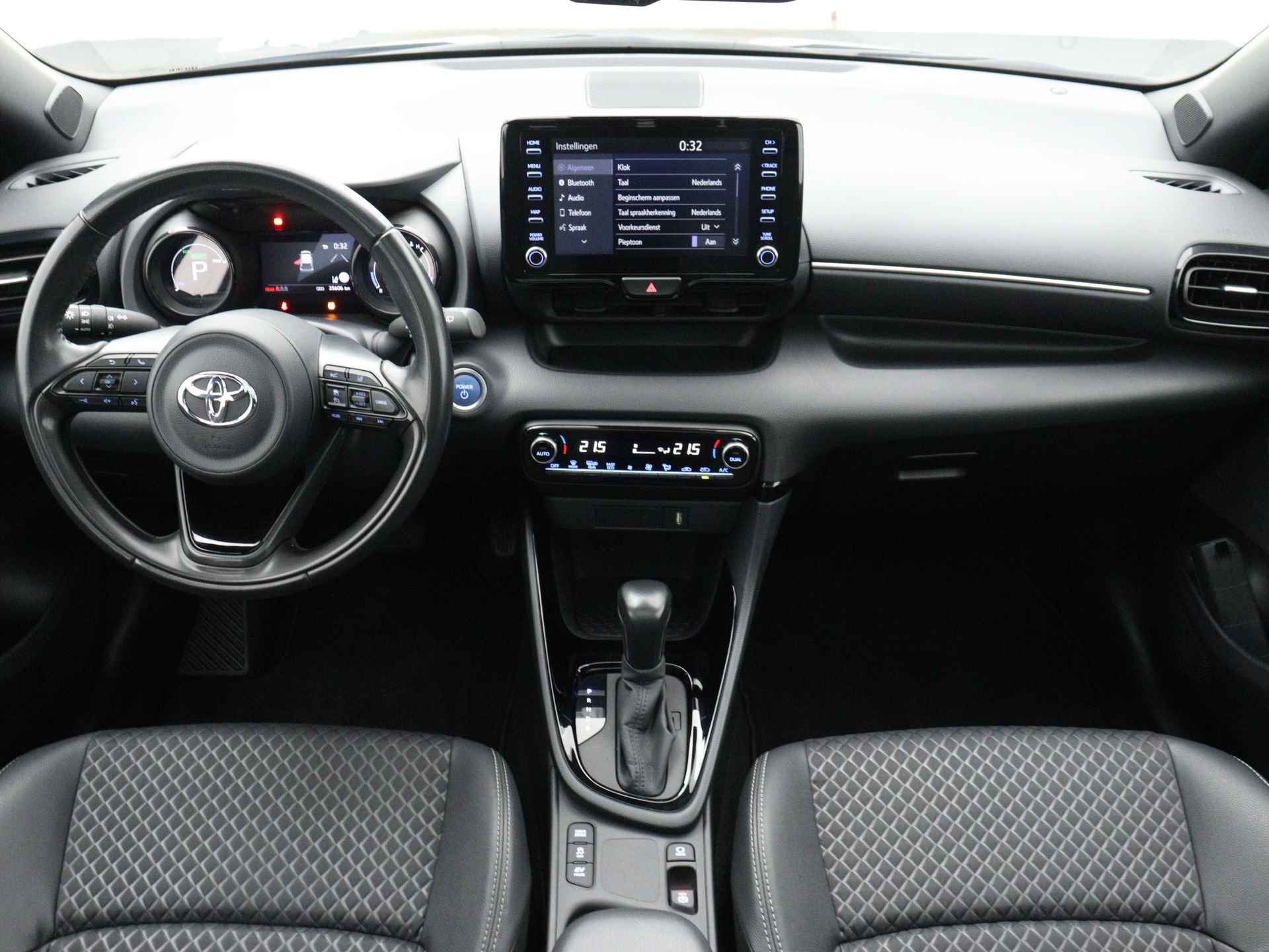 Toyota Yaris 1.5 Hybrid Style Limited | Panoramadak | Camera | Climate Control | Cruise Control Adaptief | LM velgen | - 6/42