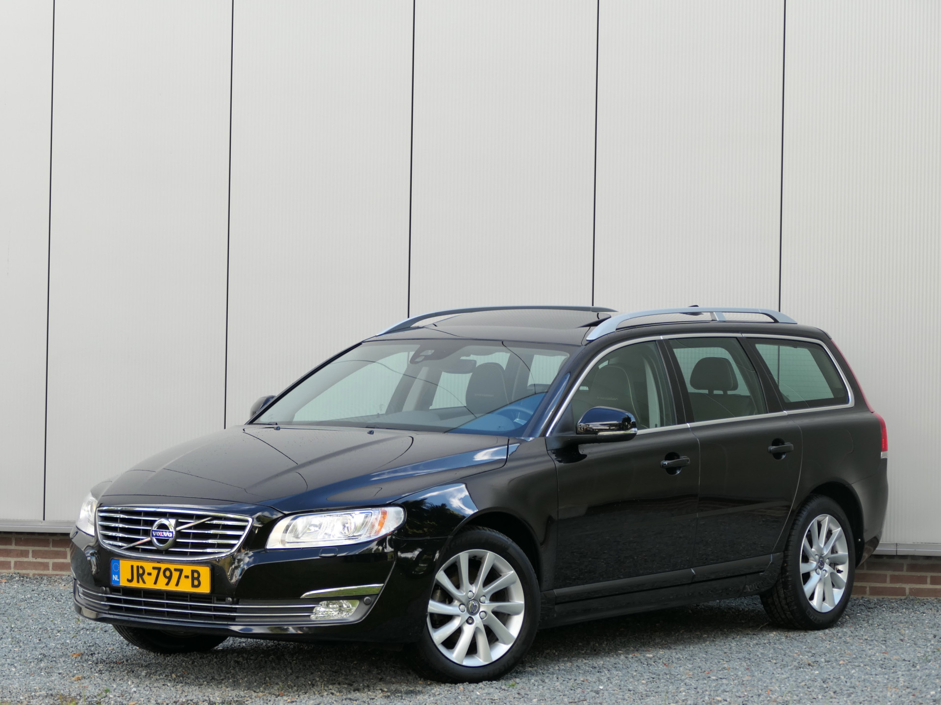 Volvo V70 2.0 T4 Polar Schuifdak / stoelverwarming/verkoeling / Xenon / Inscription leer