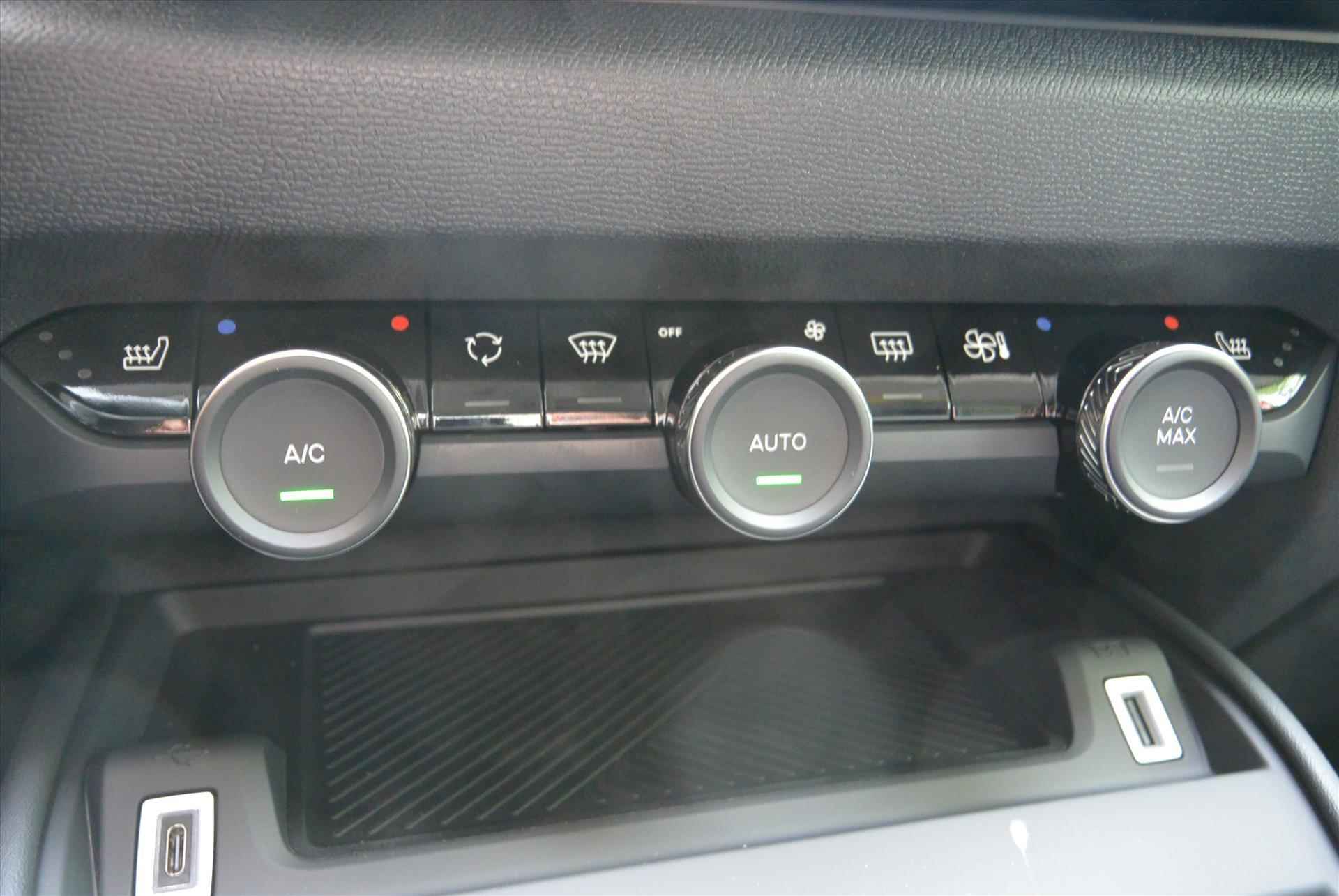 Citroën C4 PureTech 130pk Feel Pack │ Connect Nav DAB+ │ Verwarmde voorruit - 58/71