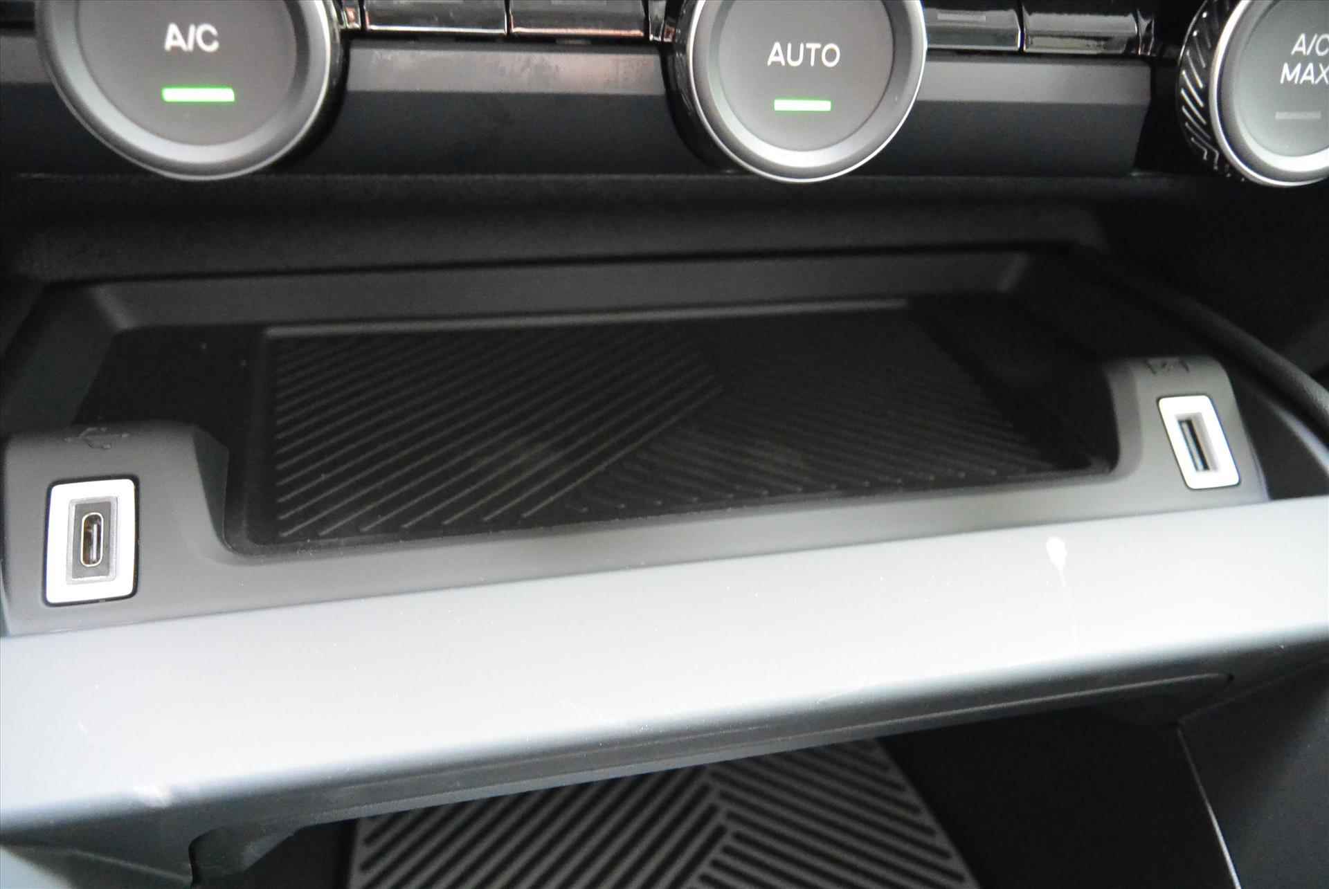 Citroën C4 PureTech 130pk Feel Pack │ Connect Nav DAB+ │ Verwarmde voorruit - 60/71