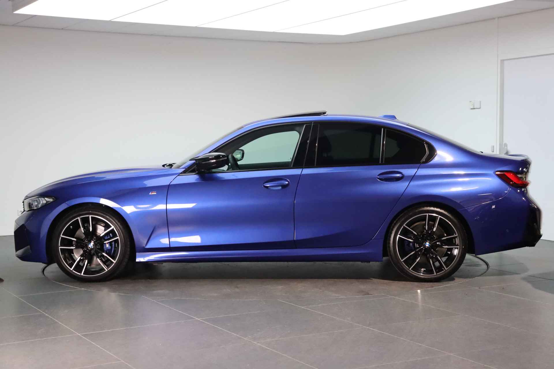 BMW 3-serie M340d xDrive High Executive Automaat / Sportstoelen / Stoelverwarming / Adaptief M Onderstel / Harman Kardon / Parking Assistant / Adaptieve LED / Verwarmd stuurwiel / Live Cockpit Professional - 3/30