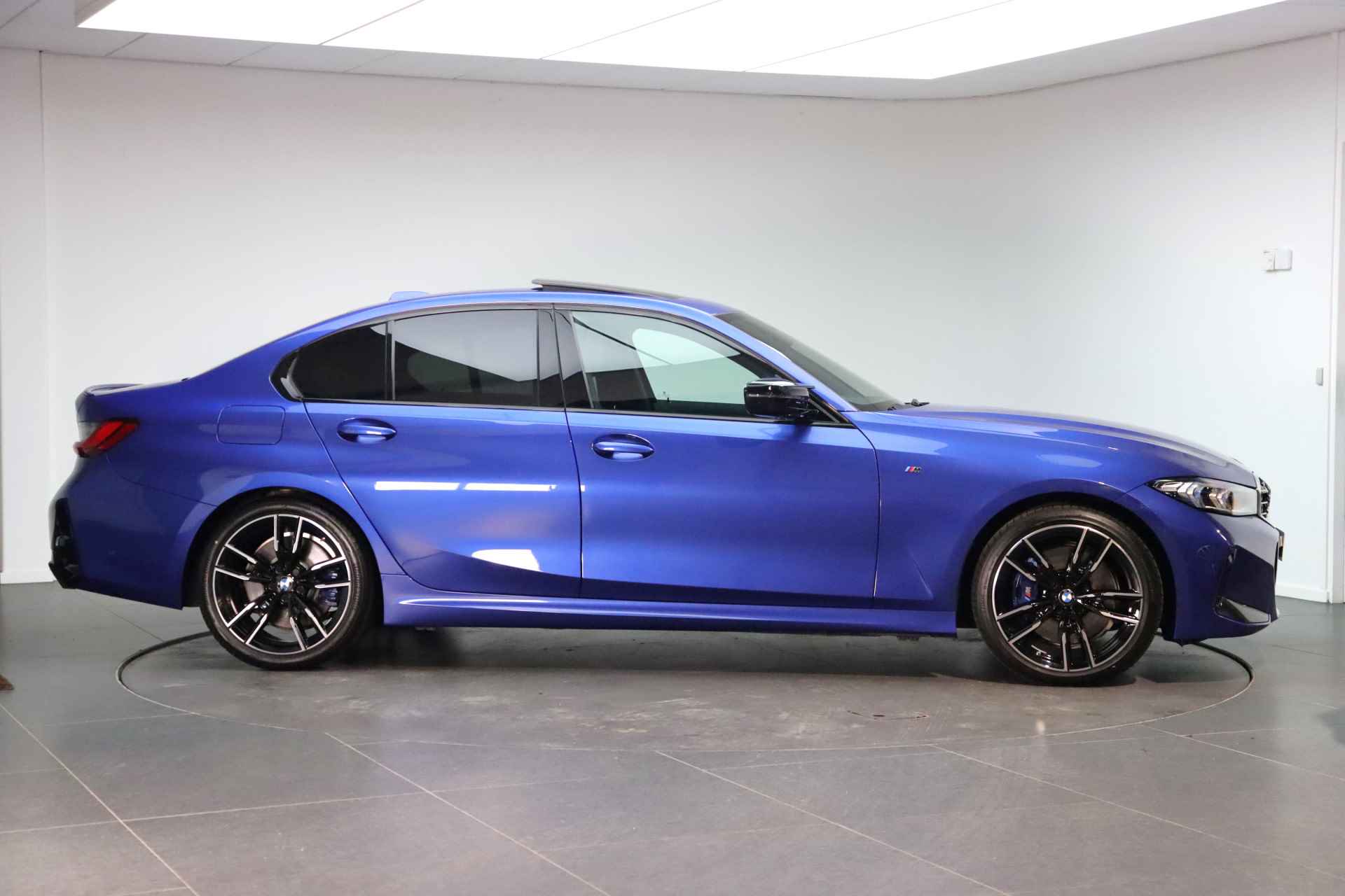 BMW 3-serie M340d xDrive High Executive Automaat / Sportstoelen / Stoelverwarming / Adaptief M Onderstel / Harman Kardon / Parking Assistant / Adaptieve LED / Verwarmd stuurwiel / Live Cockpit Professional - 5/30