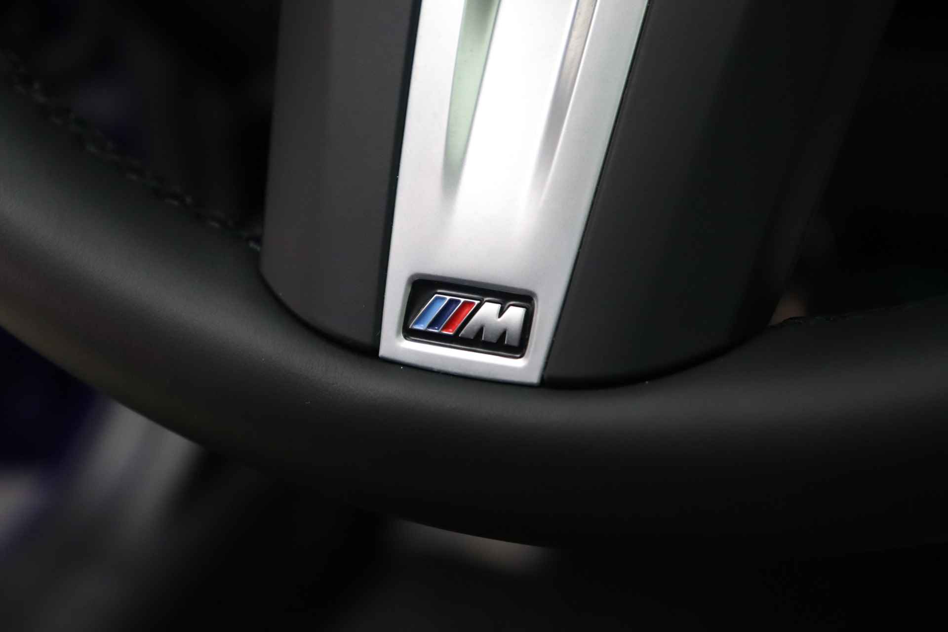 BMW 3-serie M340d xDrive High Executive Automaat / Sportstoelen / Stoelverwarming / Adaptief M Onderstel / Harman Kardon / Parking Assistant / Adaptieve LED / Verwarmd stuurwiel / Live Cockpit Professional - 24/30