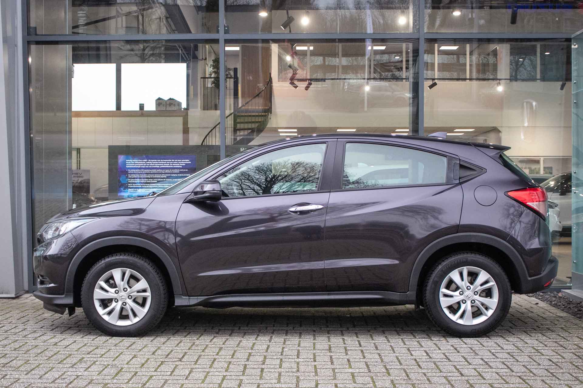 Honda HR-V 1.5 i-VTEC Elegance Automaat -All in rijklaarprijs | Dealer ond. | Navigatie | Magic seats | 12 mnd Bovag - 2/38