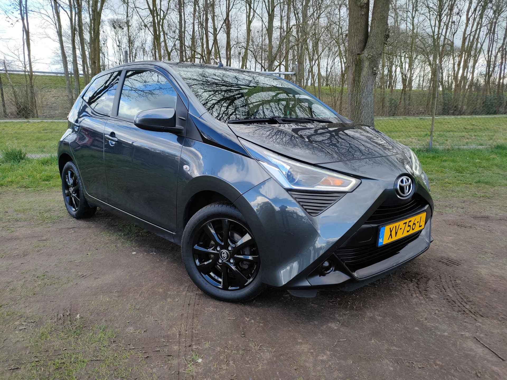 Toyota Aygo 1.0 VVT-i x-play | CARPLAY NAVI | CAMERA | LICHTMETAAL | PRIVACY GLASS | - 3/29