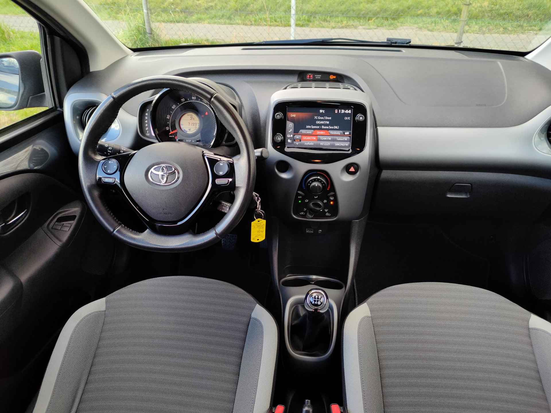 Toyota Aygo 1.0 VVT-i x-play | CARPLAY NAVI | CAMERA | LICHTMETAAL | PRIVACY GLASS | - 14/29