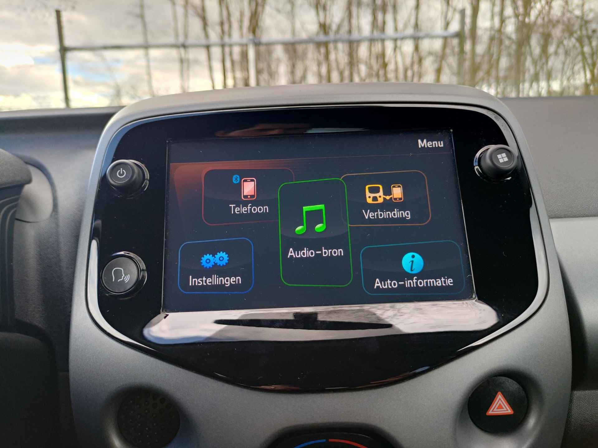 Toyota Aygo 1.0 VVT-i x-play | CARPLAY NAVI | CAMERA | LICHTMETAAL | PRIVACY GLASS | - 18/29