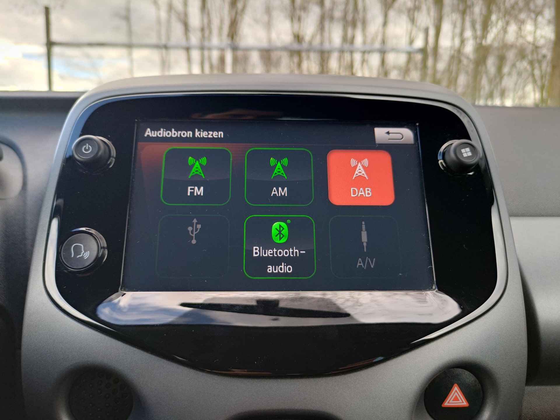 Toyota Aygo 1.0 VVT-i x-play | CARPLAY NAVI | CAMERA | LICHTMETAAL | PRIVACY GLASS | - 20/29