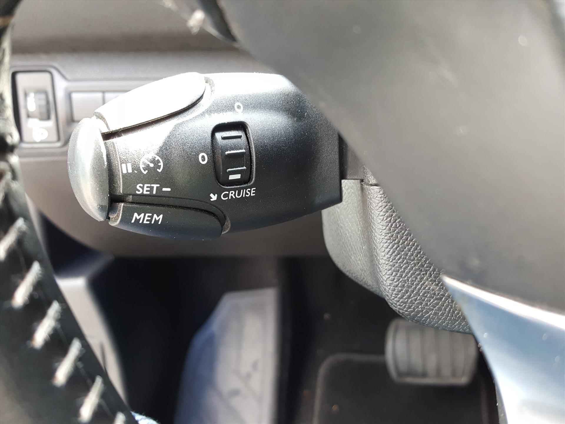 PEUGEOT 308 ALLURE 1.2 PureTech-130pk EAT6 AUTOMAAT Navigatie | Trekhaak | Cruise & Climate control | Achteruitrijcamera | KEYLESS entry&start | P-hulp | BT - 19/56