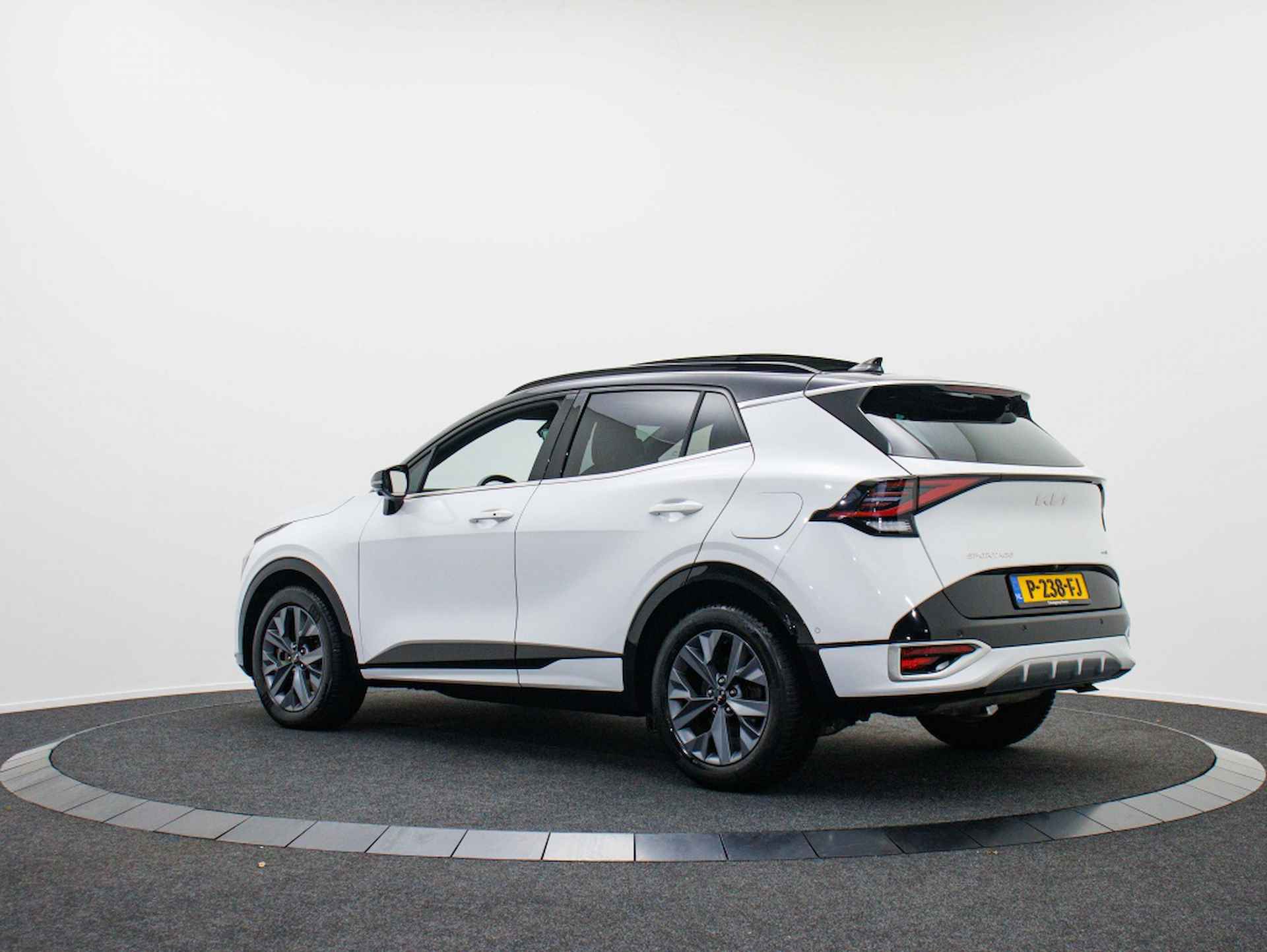 Kia Sportage 1.6 T Hybrid GT-PlusLine | Memory-seats | Panodak | all-seasons - 2/61