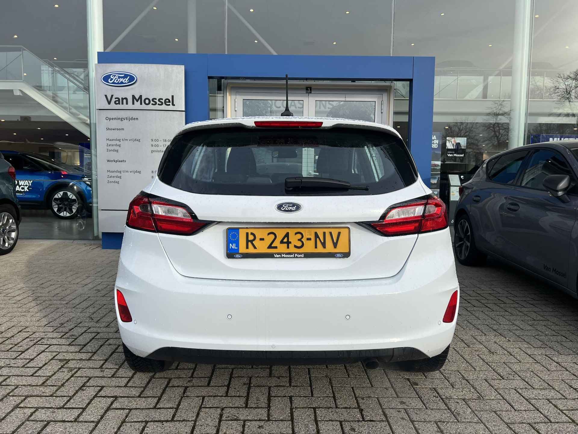 Ford Fiesta 1.0 EcoBoost Hybrid Titanium | Automaat | Navigatie | Parkeersensoren - 4/26