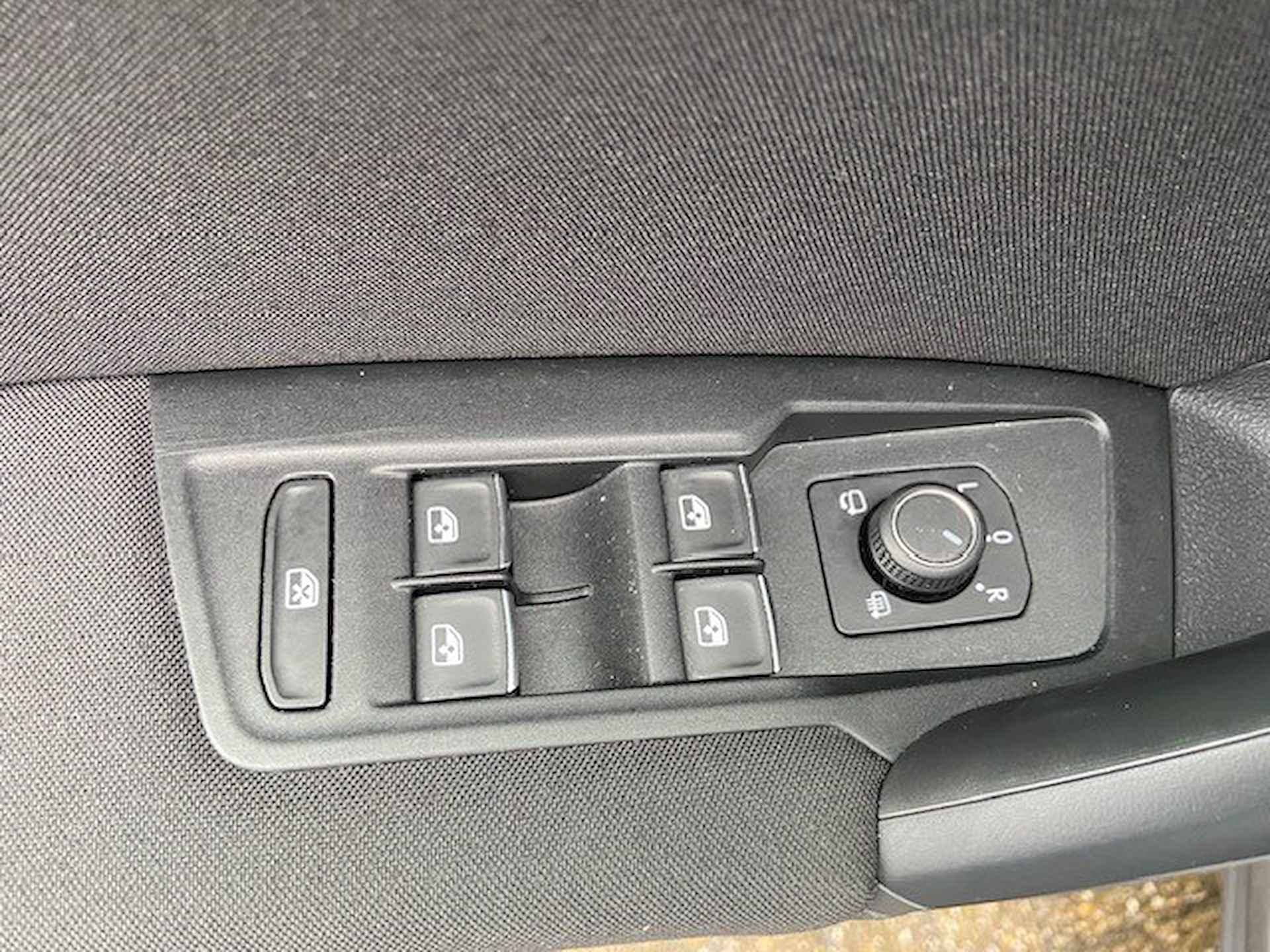 Volkswagen Tiguan 1.5 TSI ACT 150pk IQ Drive / Virtual Cockpit / LED / 17" LMV / Trekhaak Elek. / Alarm / Stoelverwarming - 13/21