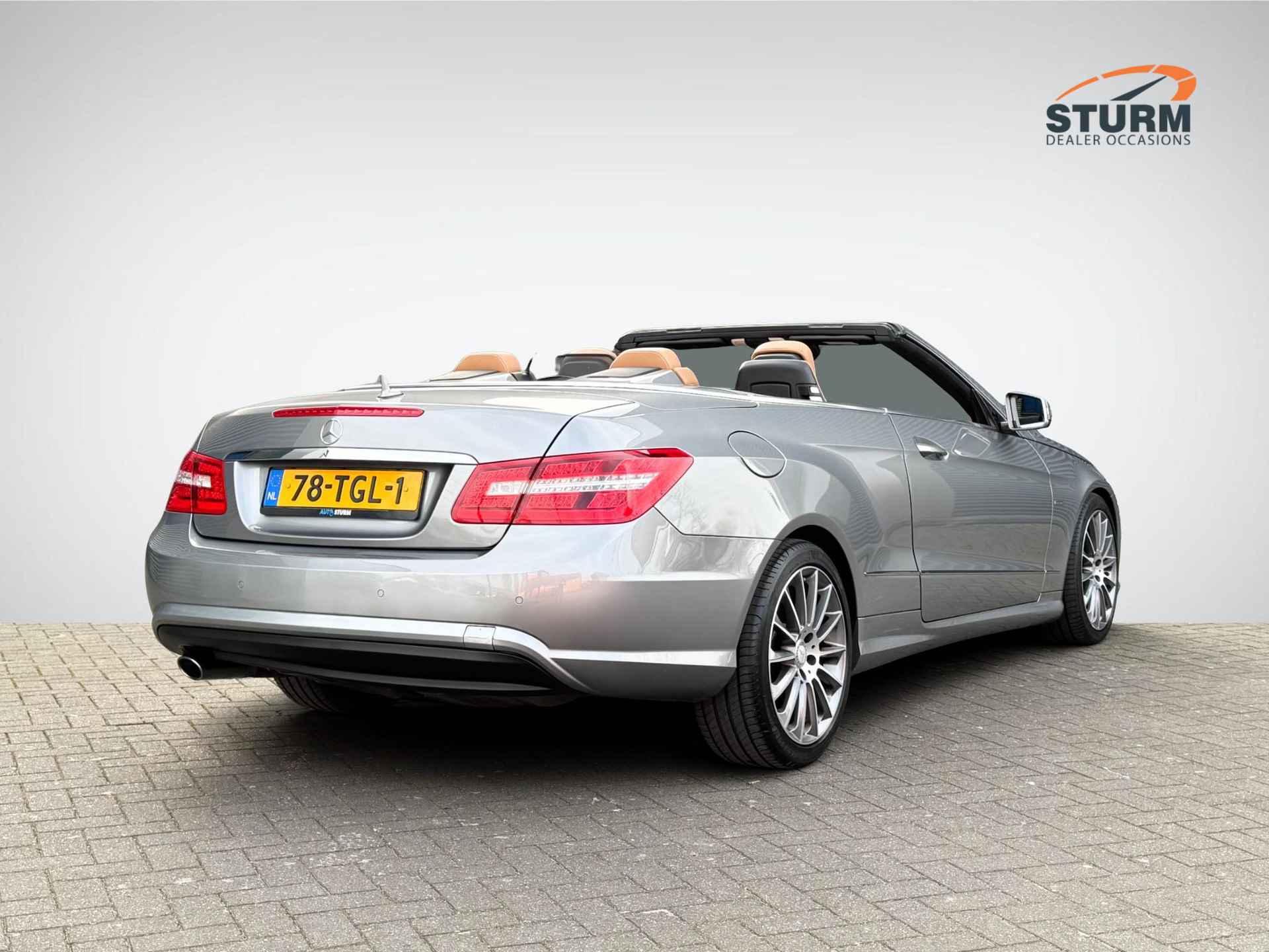 Mercedes-Benz E-klasse Cabrio 200 CGI Avantgarde NL-Auto | Stoel- + Nekverwarming | Navigatie | Bi-Xenon | Cruise & Climate Control | Vol-Leder | Rijklaarprijs! - 4/31