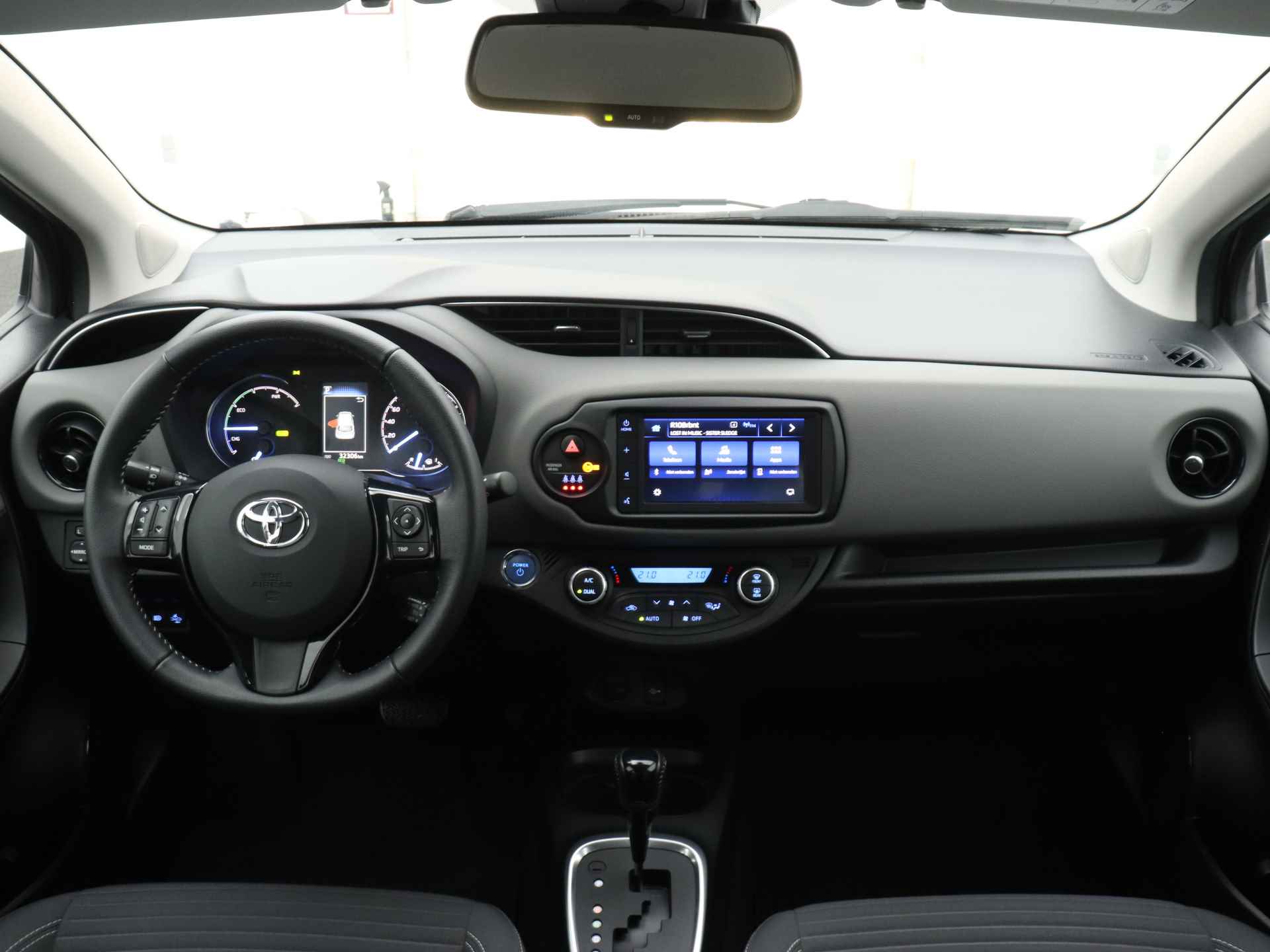 Toyota Yaris 1.5 Hybrid Dynamic | Apple Carplay | Android auto | Nederlandse auto | Camera | LM velgen | - 6/42