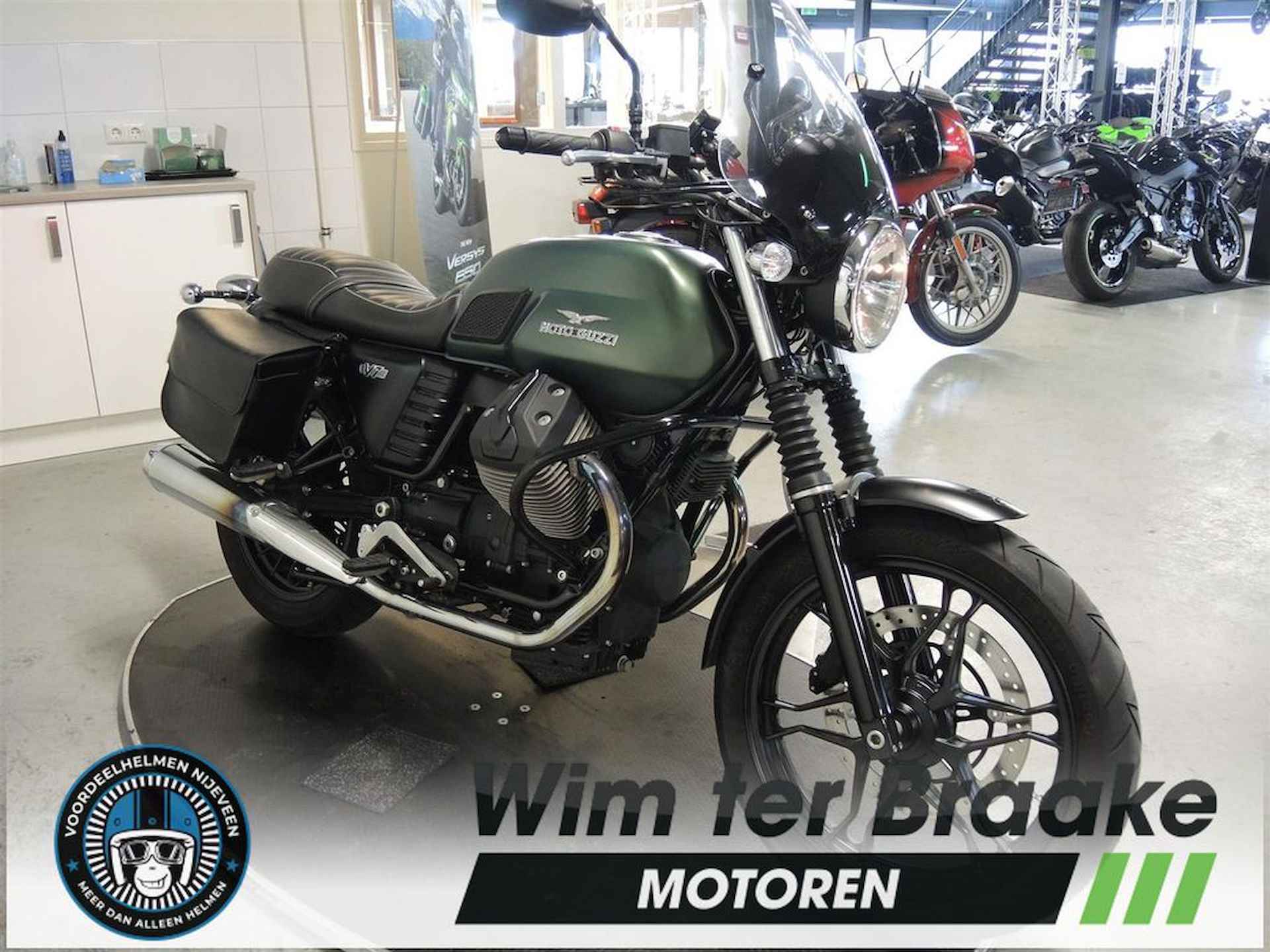 Moto Guzzi V7 II Stone - 8/9