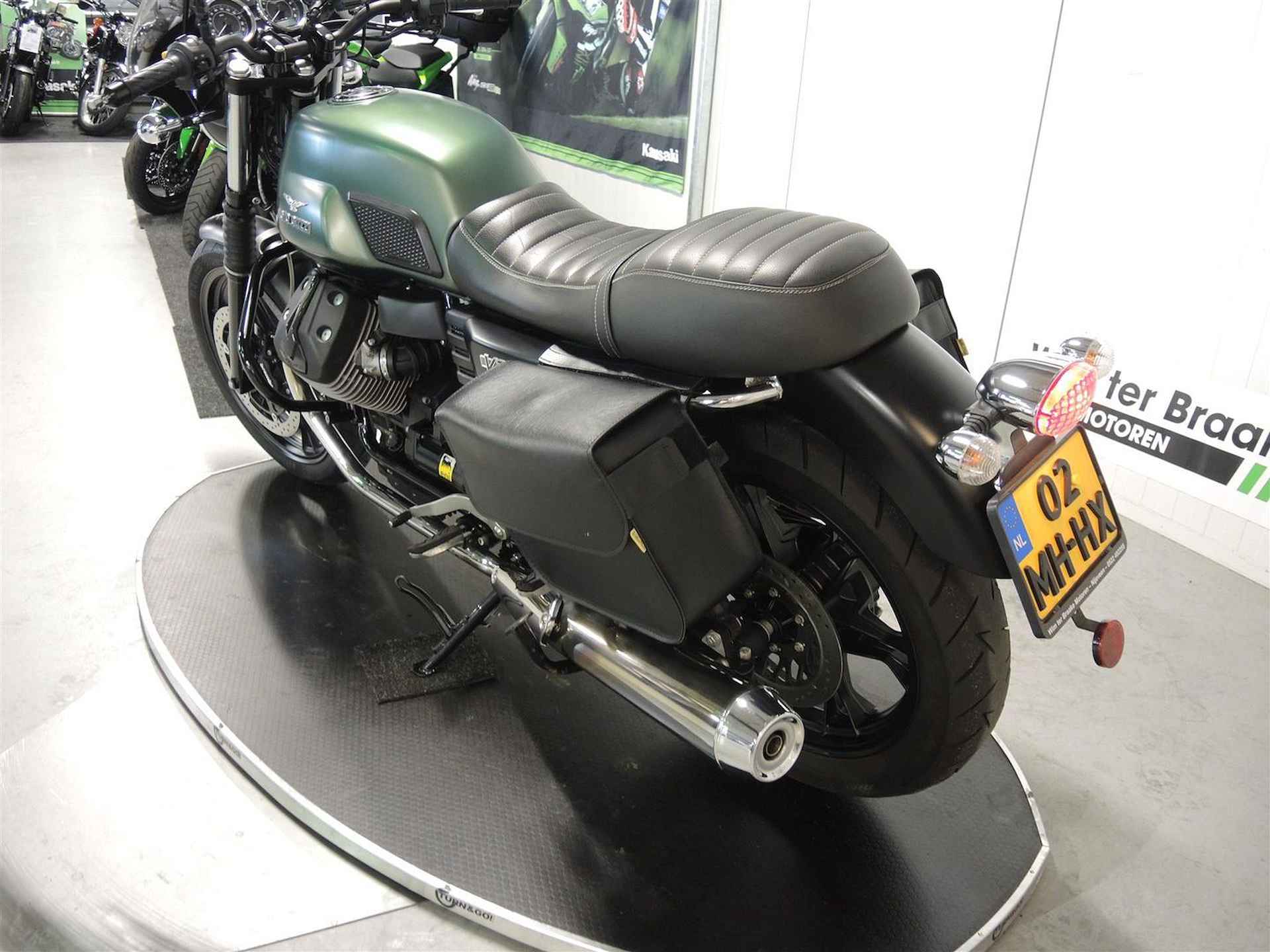 Moto Guzzi V7 II Stone - 2014 - 5/10