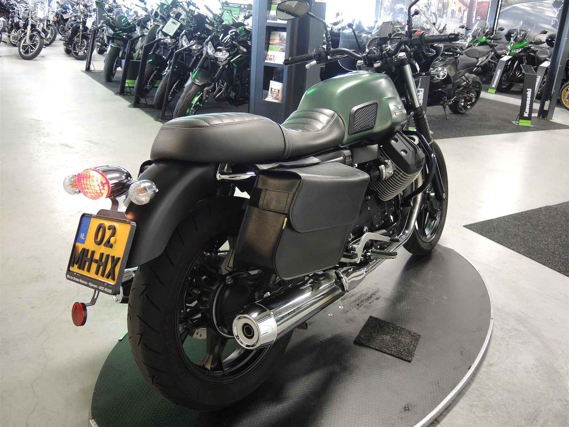 Moto Guzzi V7 II Stone - 2014 - 6/10