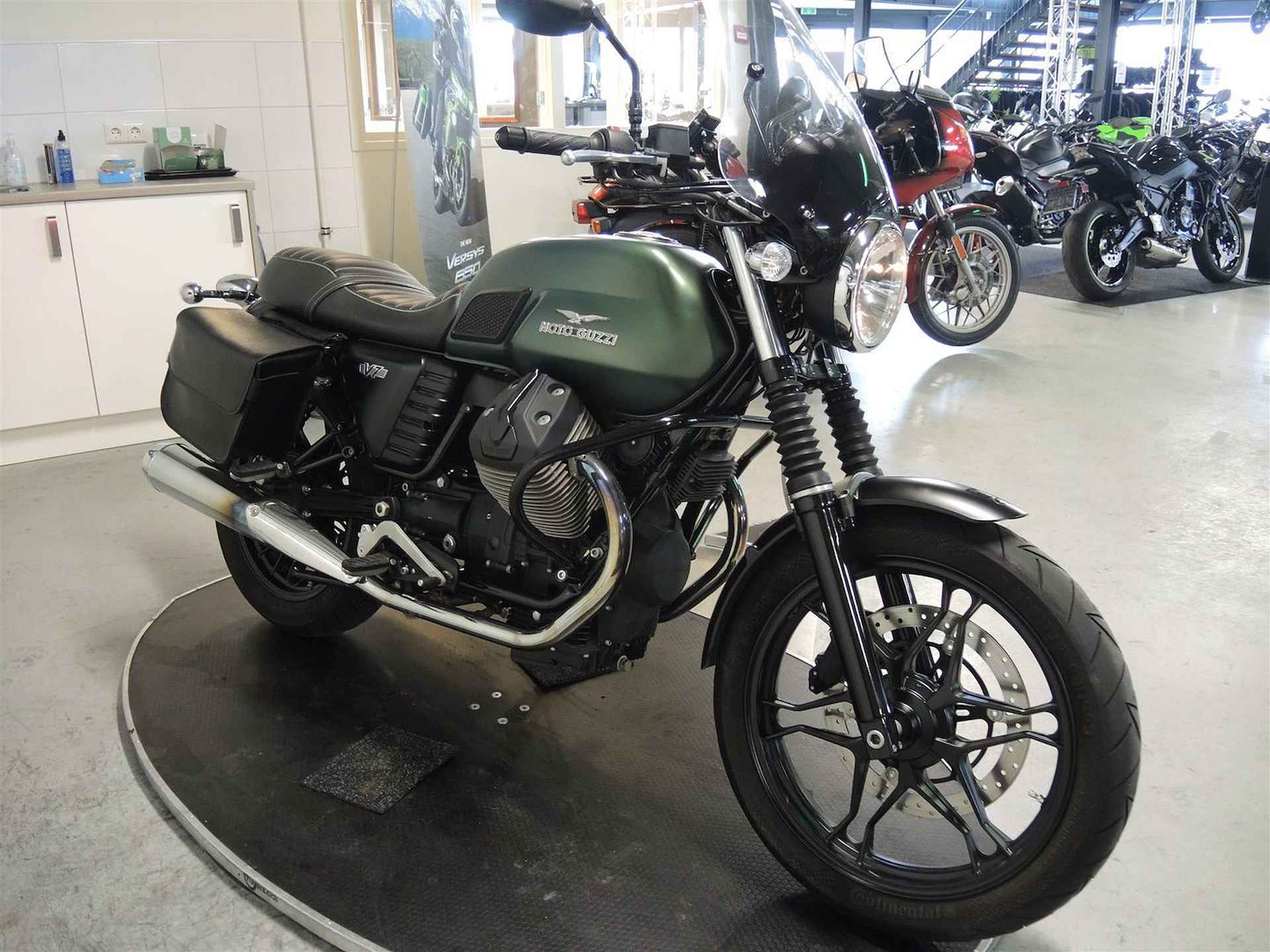 Moto Guzzi V7 II Stone - 2014 - 8/10