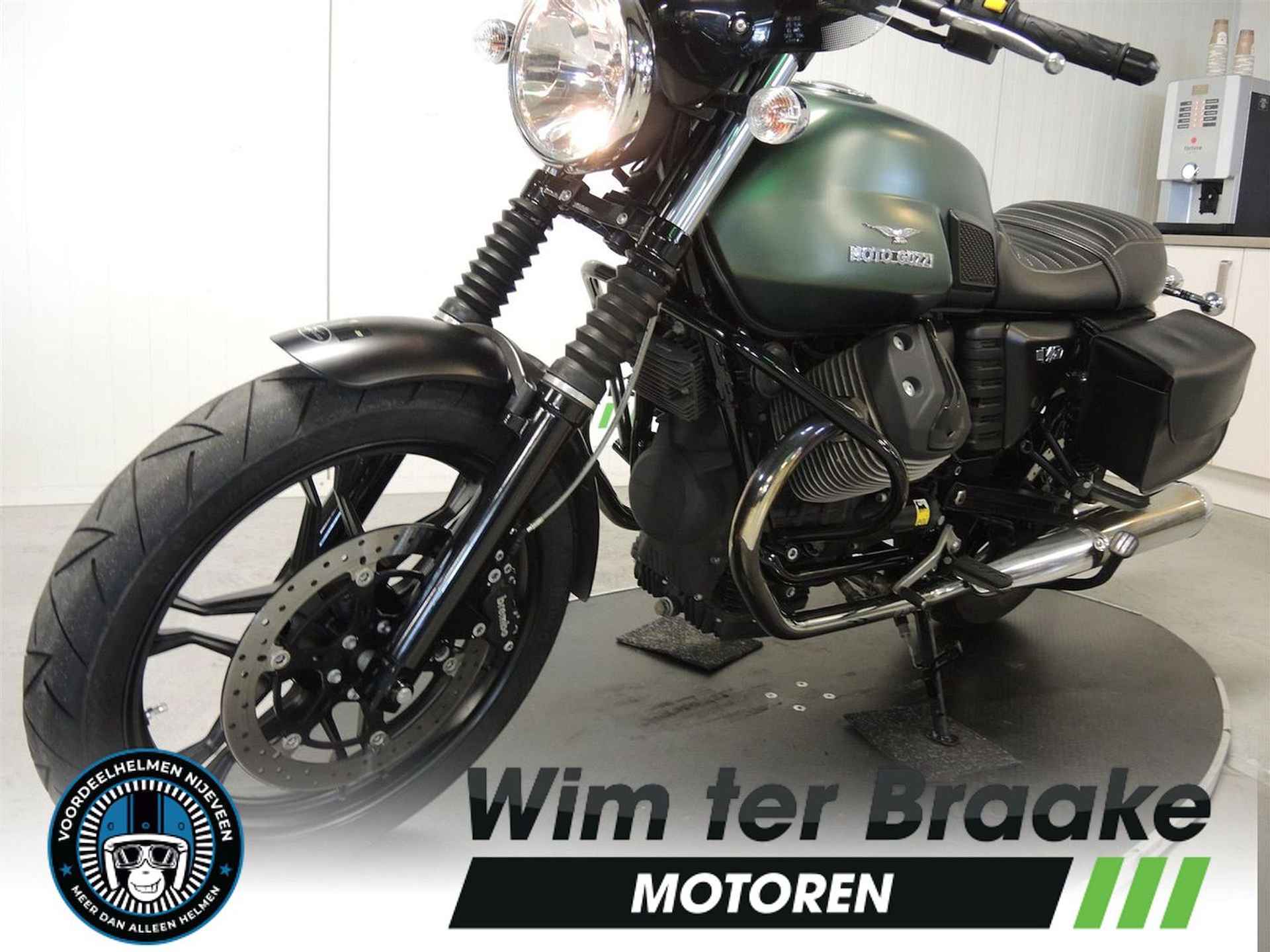 Moto Guzzi V7 II Stone - 2014 - 4/10