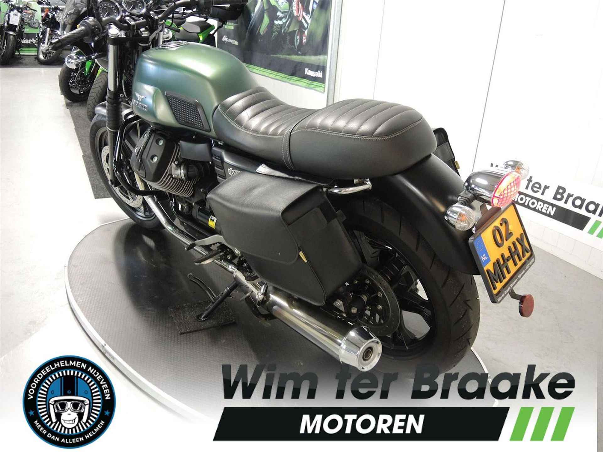 Moto Guzzi V7 II Stone - 2014 - 5/10