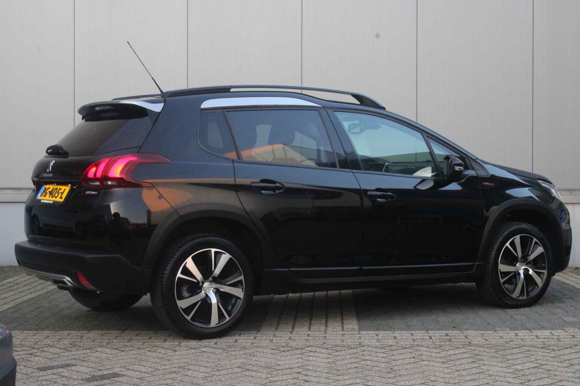 Peugeot 2008 1.2 Turbo 110-PK GT-line NAVI | PANORAMADAK | CAMERA | CLIMATE CONTROL | AFNEEMBARE TREKHAAK - 5/25