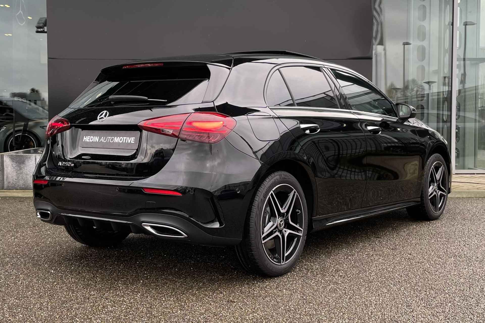 Mercedes-Benz A-Klasse A 250e Automaat Star Edition Limited AMG Line | Nightpakket | Panoramadak - 2/29