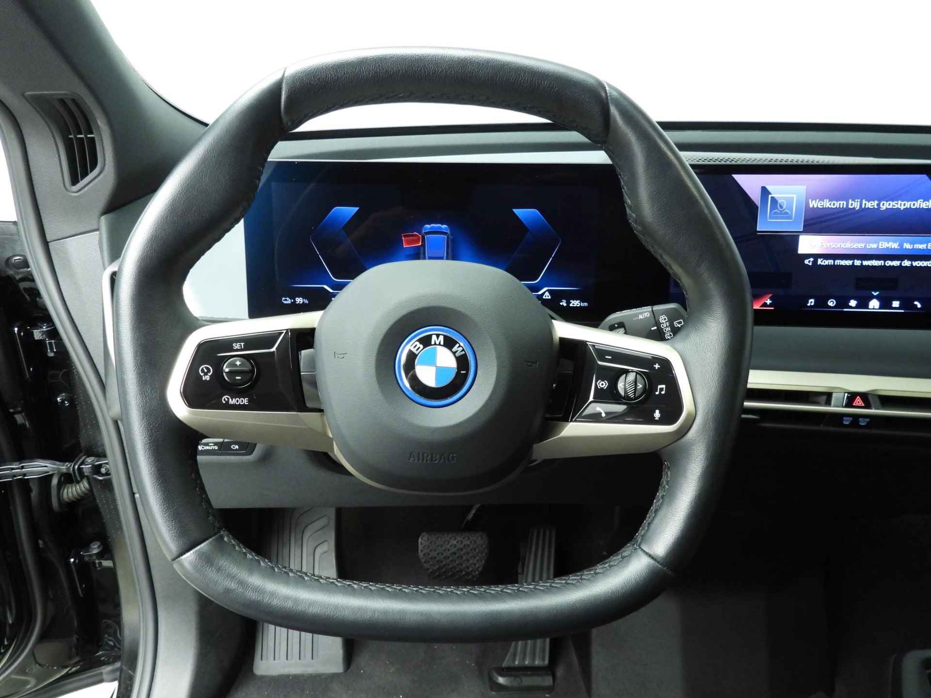 BMW iX xDrive40 | Sportpakket | Laserlicht | Leder | HUD | Trekhaak | Keyles go | DAB | Harman-kardon sound | Alu 21 inch - 8/50