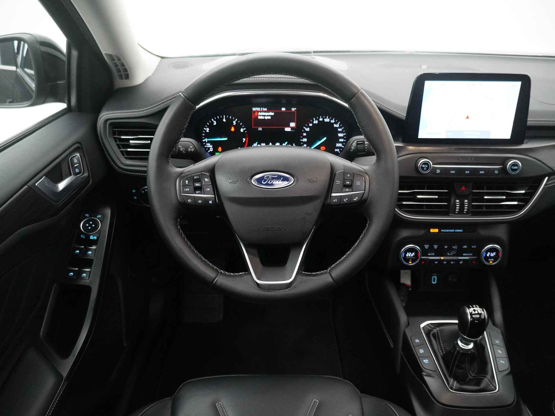 Ford FOCUS Wagon EcoBoost 125 pk Vignale | Trekhaak | Winter Pack | Pano | El. a. klep | Adapt. LED | Adapt. Cruise | B&O | 100% dealer onderh. - 13/20