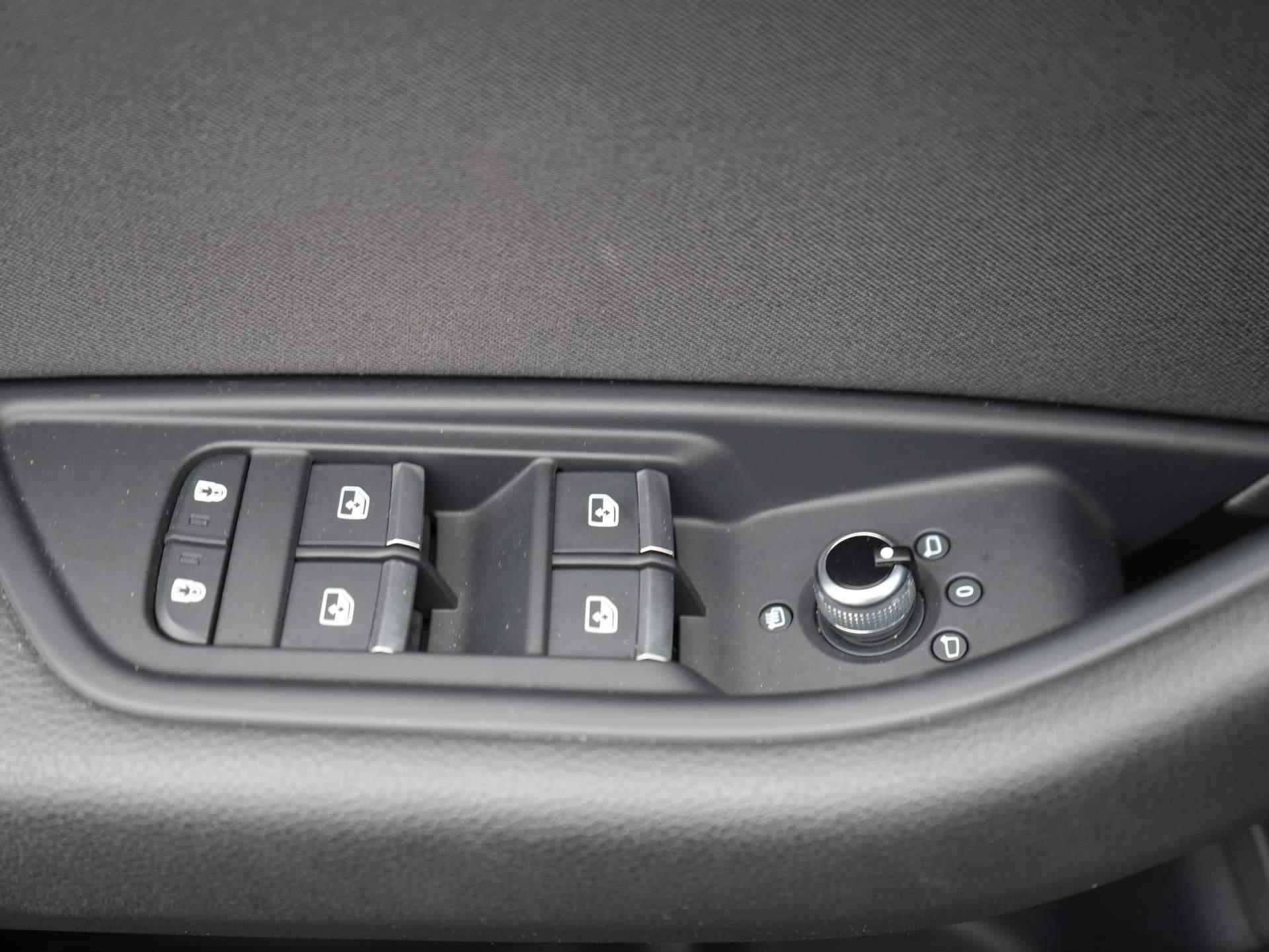 Audi A4 Avant 35 TFSI Launch edition Business Navi | Clima | Cruise | Virtual Cockpit | LED - 30/42