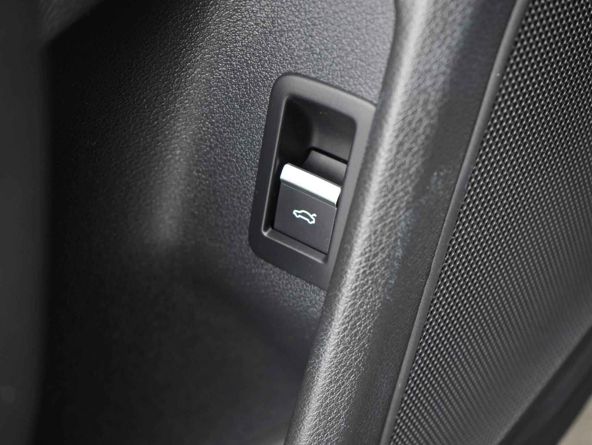 Audi A4 Avant 35 TFSI Launch edition Business Navi | Clima | Cruise | Virtual Cockpit | LED - 31/42