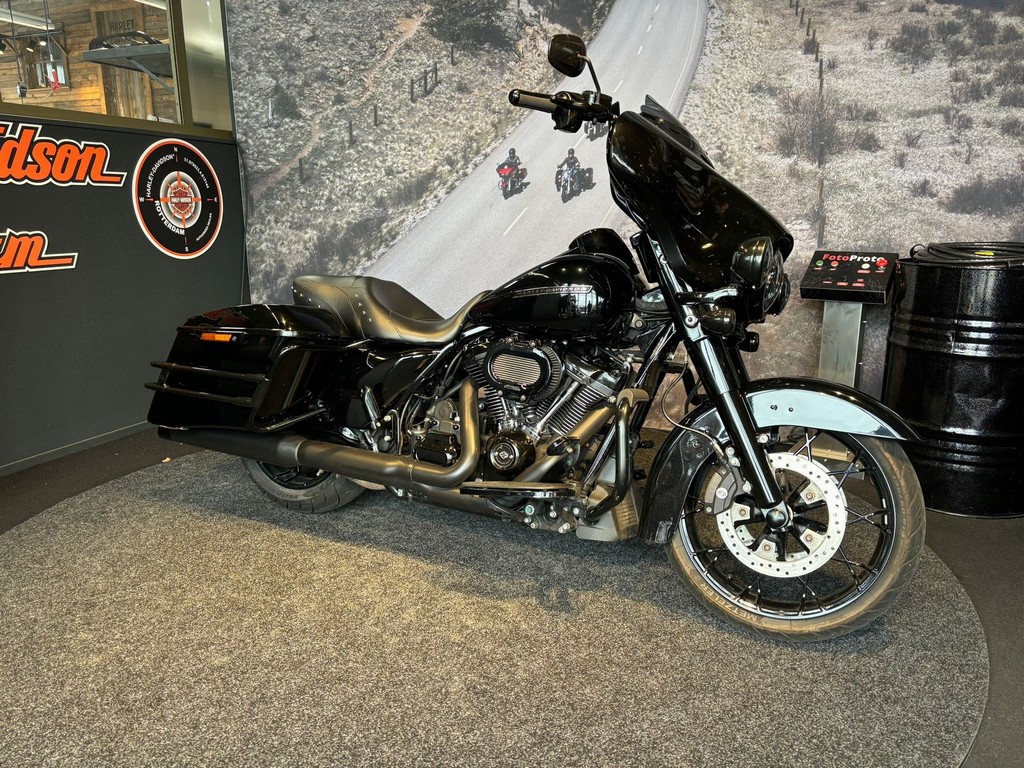 Harley-Davidson FLHXS STREET GLIDE SPECIAL