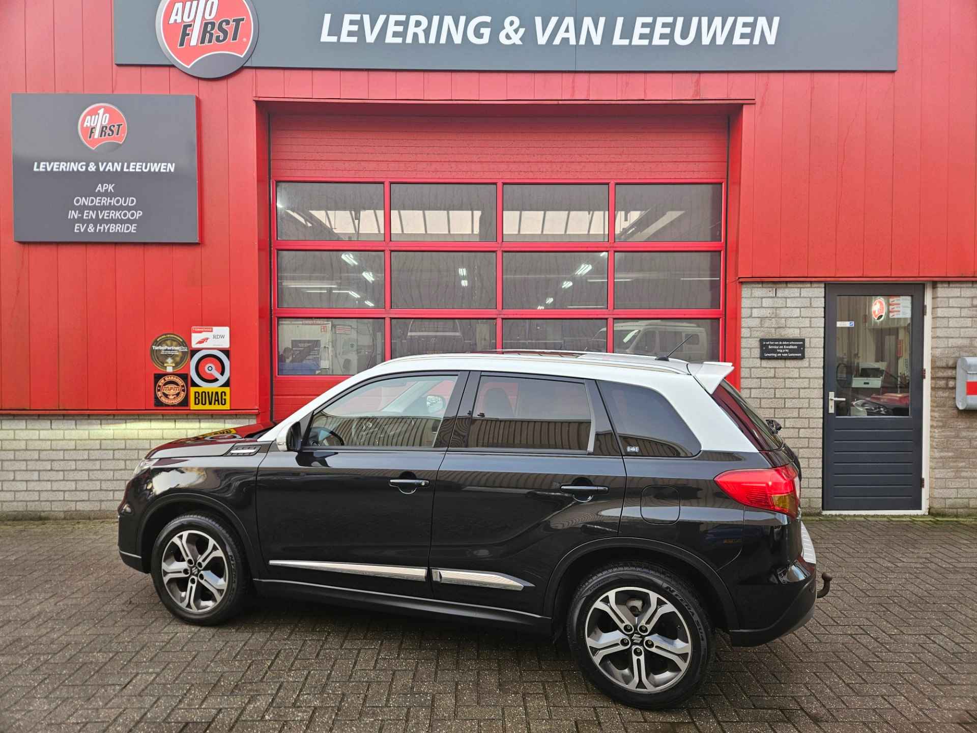 Suzuki Vitara 1.6 High Executive Navigatie/ Apple Carplay/ Trekhaak/ Panoramadak/ Rijklaarprijs! - 2/32