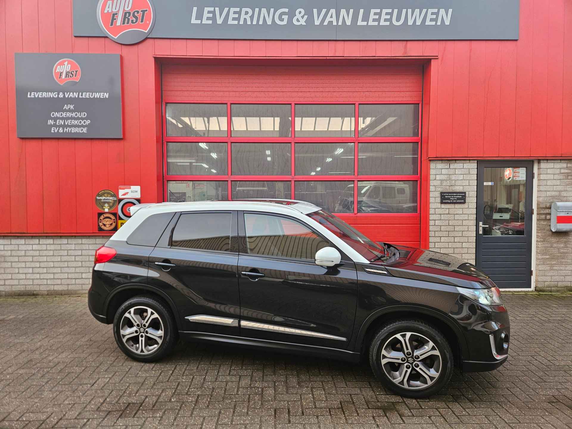 Suzuki Vitara 1.6 High Executive Navigatie/ Apple Carplay/ Trekhaak/ Panoramadak/ Rijklaarprijs! - 3/32