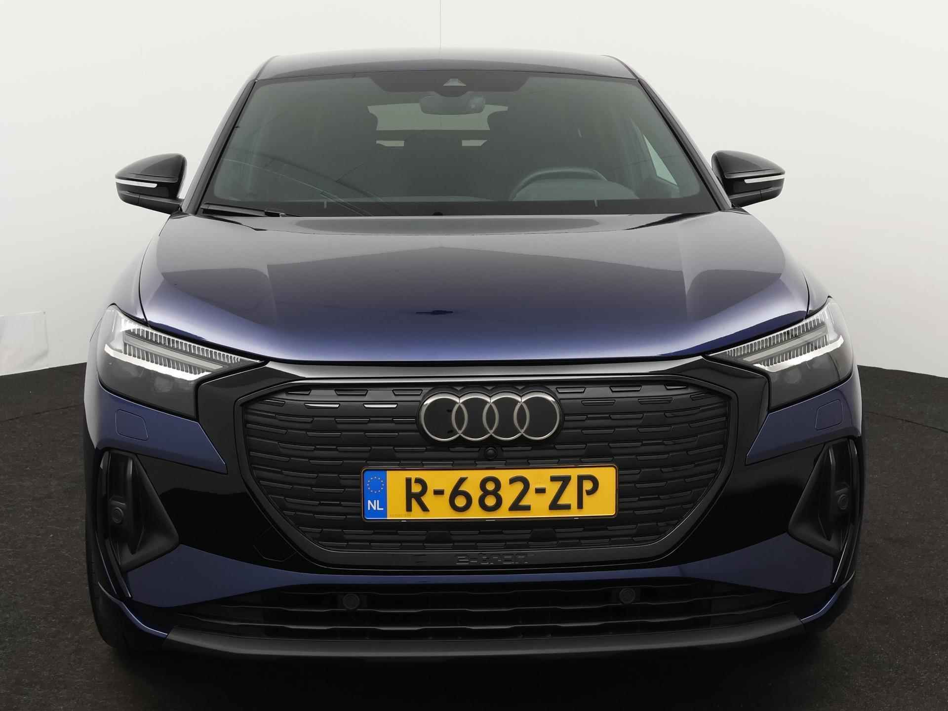 Audi Q4 Sportback e-tron 40 S edition 77 kWh | Automaat | LED  | Climate control| Lichtmetalen velgen |  Cruise control | Camera | Parkeersensoren | Elektrische Kofferklep | Getint glas | - 2/30