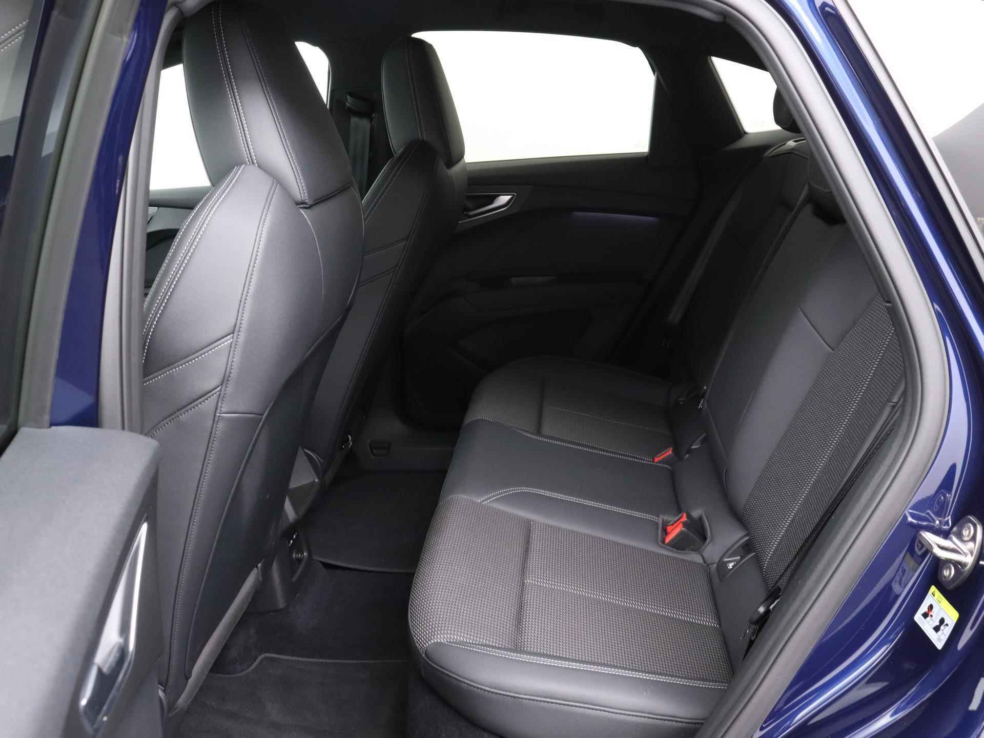 Audi Q4 Sportback e-tron 40 S edition 77 kWh | Automaat | LED  | Climate control| Lichtmetalen velgen |  Cruise control | Camera | Parkeersensoren | Elektrische Kofferklep | Getint glas | - 11/30