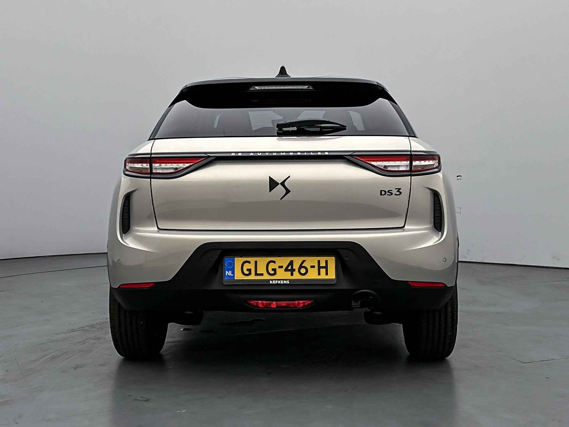 DS 3 SUV Performance Line 100 pk | Navigatie | Achteruitrijcamera | Parkeersensoren Voor en Achter | Alcantara Bekleding | Dodehoek Detectie | LED Koplampen | Climate Control | Cruise Control | 17" Lichtmetalen Velgen | Apple Carplay/Android Auto | - 7/31