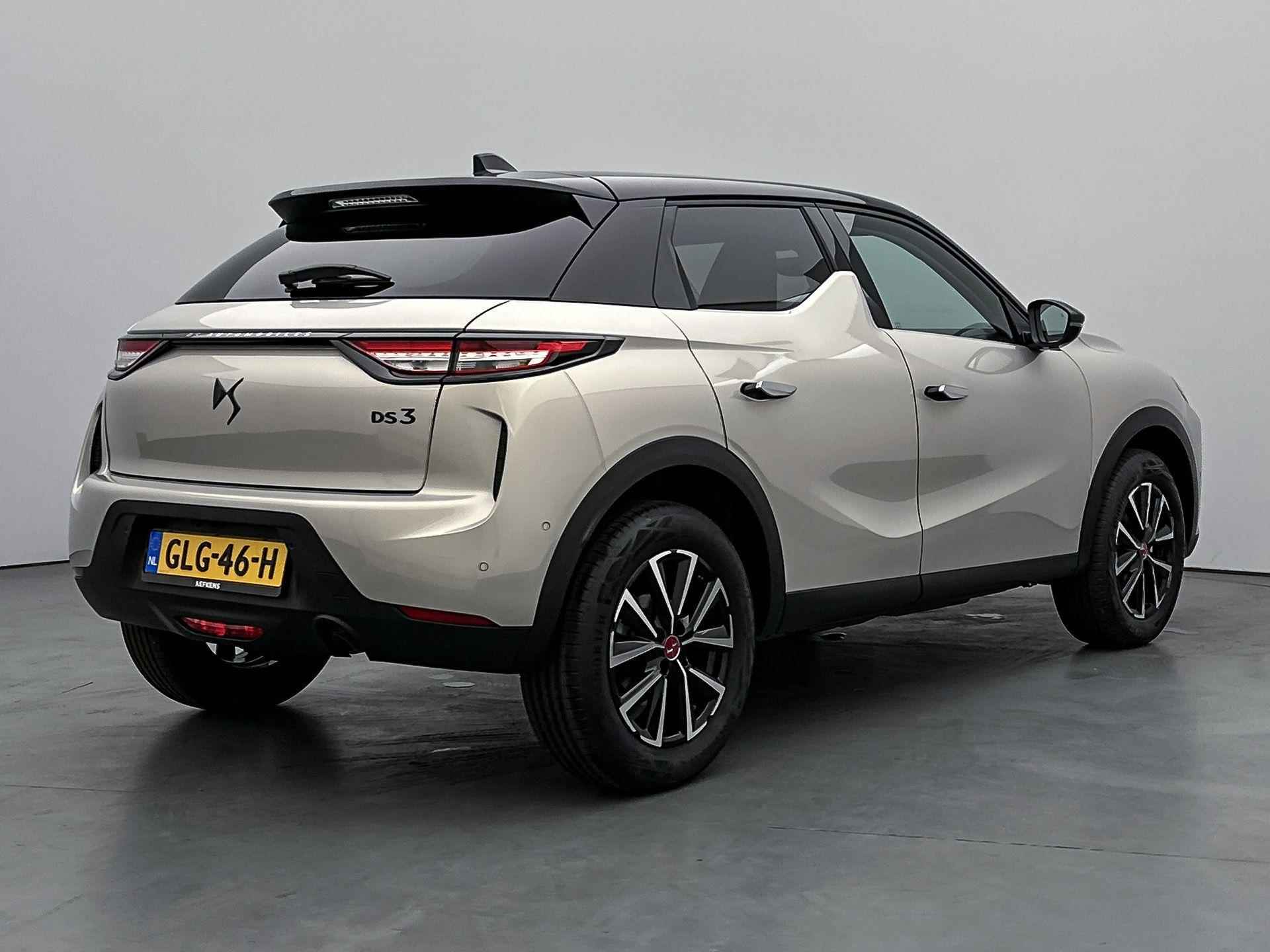 DS 3 SUV Performance Line 100 pk | Navigatie | Achteruitrijcamera | Parkeersensoren Voor en Achter | Alcantara Bekleding | Dodehoek Detectie | LED Koplampen | Climate Control | Cruise Control | 17" Lichtmetalen Velgen | Apple Carplay/Android Auto | - 8/31