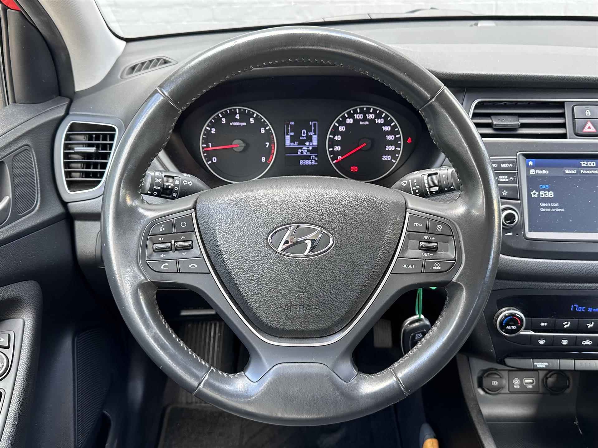 HYUNDAI I20 1.0 T-GDI Blue 100PK Comfort | Apple Carplay/Android Auto | Trekhaak | Climate Control | - 14/35