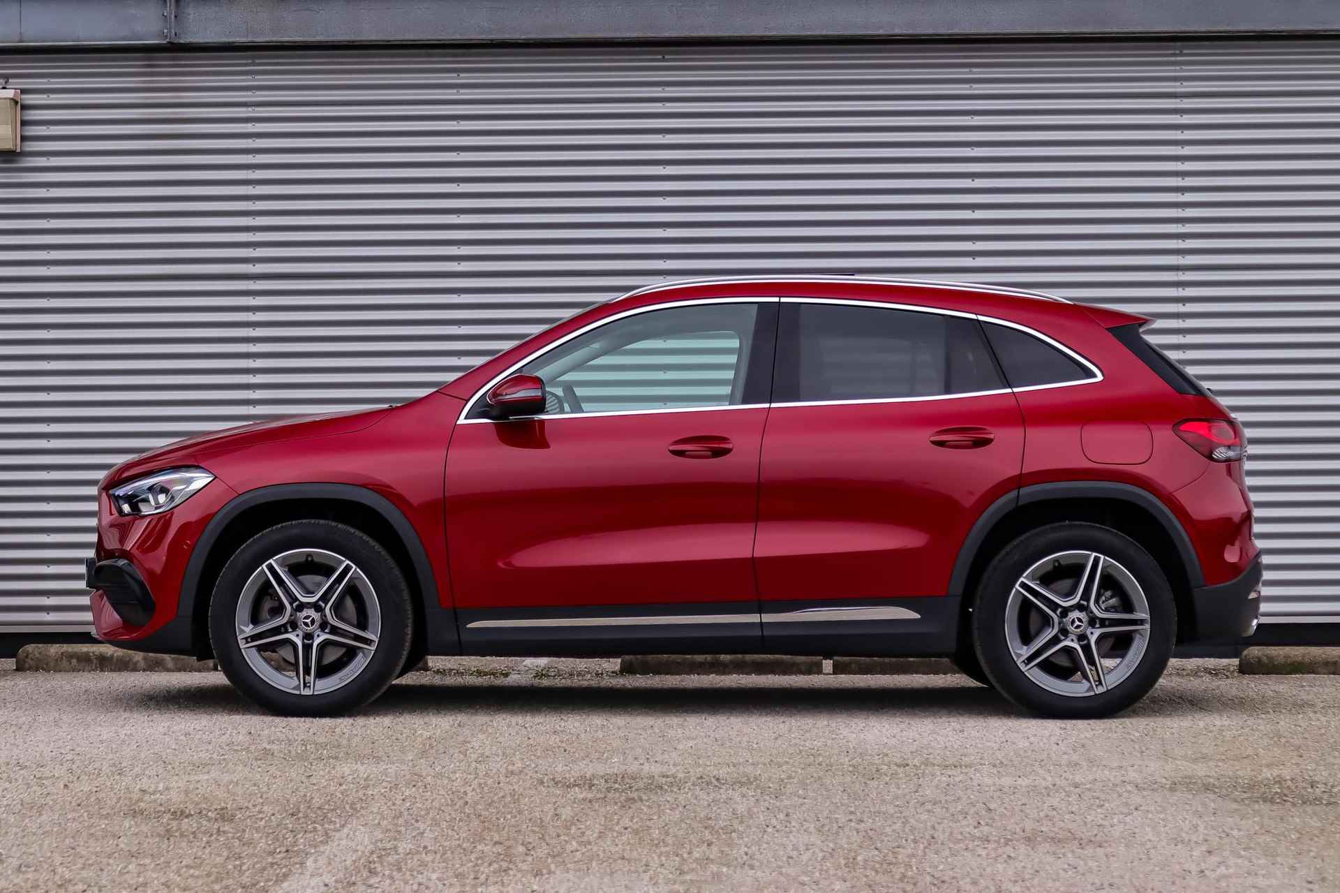 Mercedes-Benz GLA GLA 250e Automaat AMG Line | MANUFAKTUR | Panoramadak | Sfeerverlichting | Parktronic | Stoelverwarming | Camera | Zitcomfortpakket | Spiegelpakket - 7/41