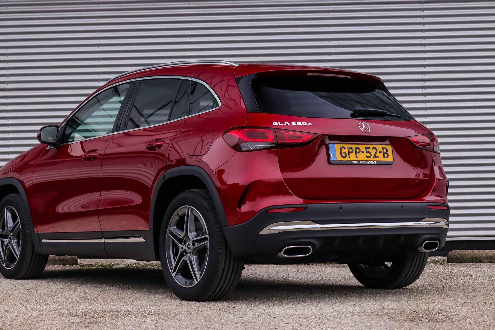 Mercedes-Benz GLA GLA 250e Automaat AMG Line | MANUFAKTUR | Panoramadak | Sfeerverlichting | Parktronic | Stoelverwarming | Camera | Zitcomfortpakket | Spiegelpakket - 36/41