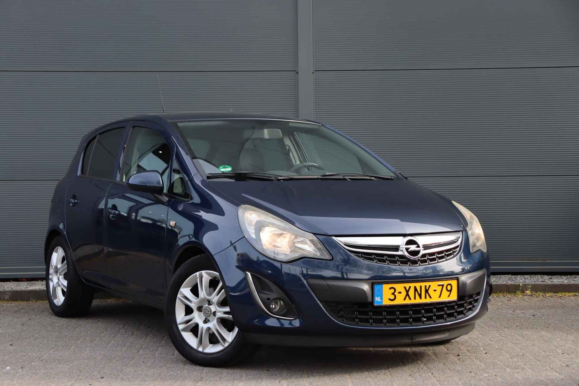 Opel Corsa 1.4-16V BlitZ / Navigatie / Parkeersensoren / Clima - 3/37