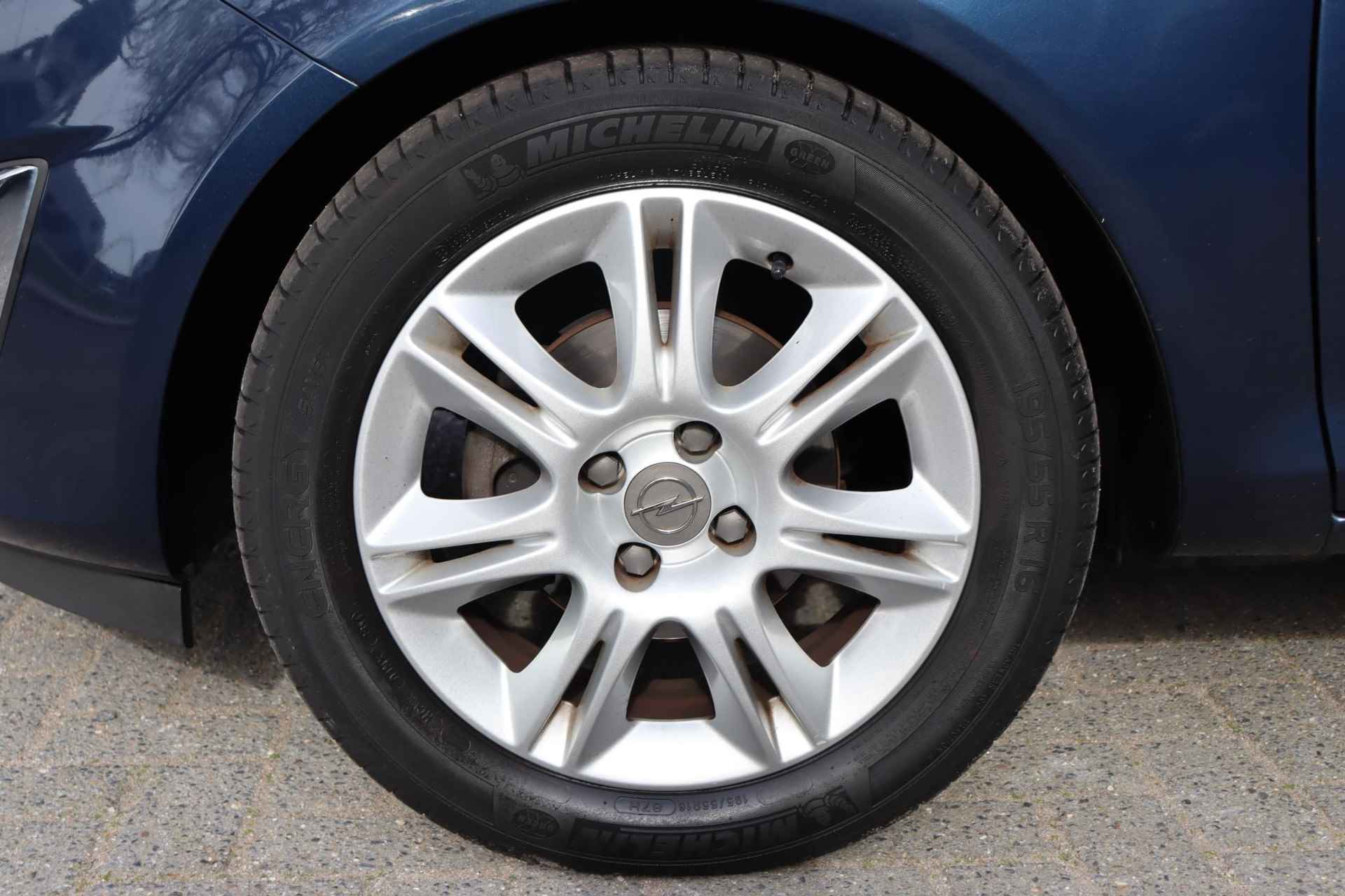 Opel Corsa 1.4-16V BlitZ / Navigatie / Parkeersensoren / Clima - 7/37