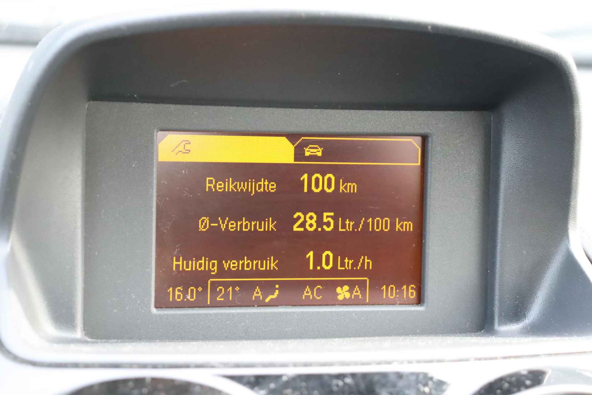 Opel Corsa 1.4-16V BlitZ / Navigatie / Parkeersensoren / Clima - 17/37
