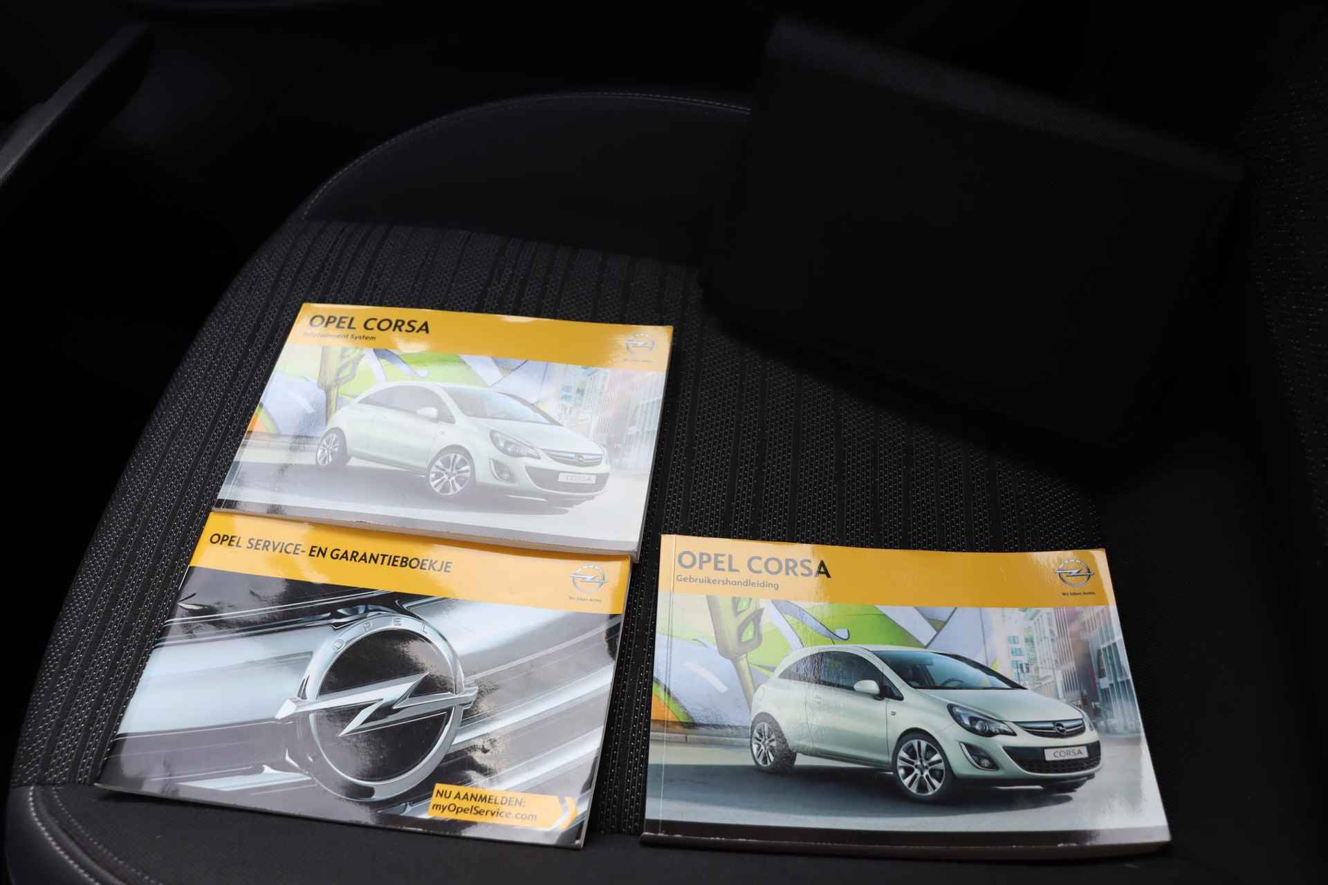 Opel Corsa 1.4-16V BlitZ / Navigatie / Parkeersensoren / Clima - 20/37