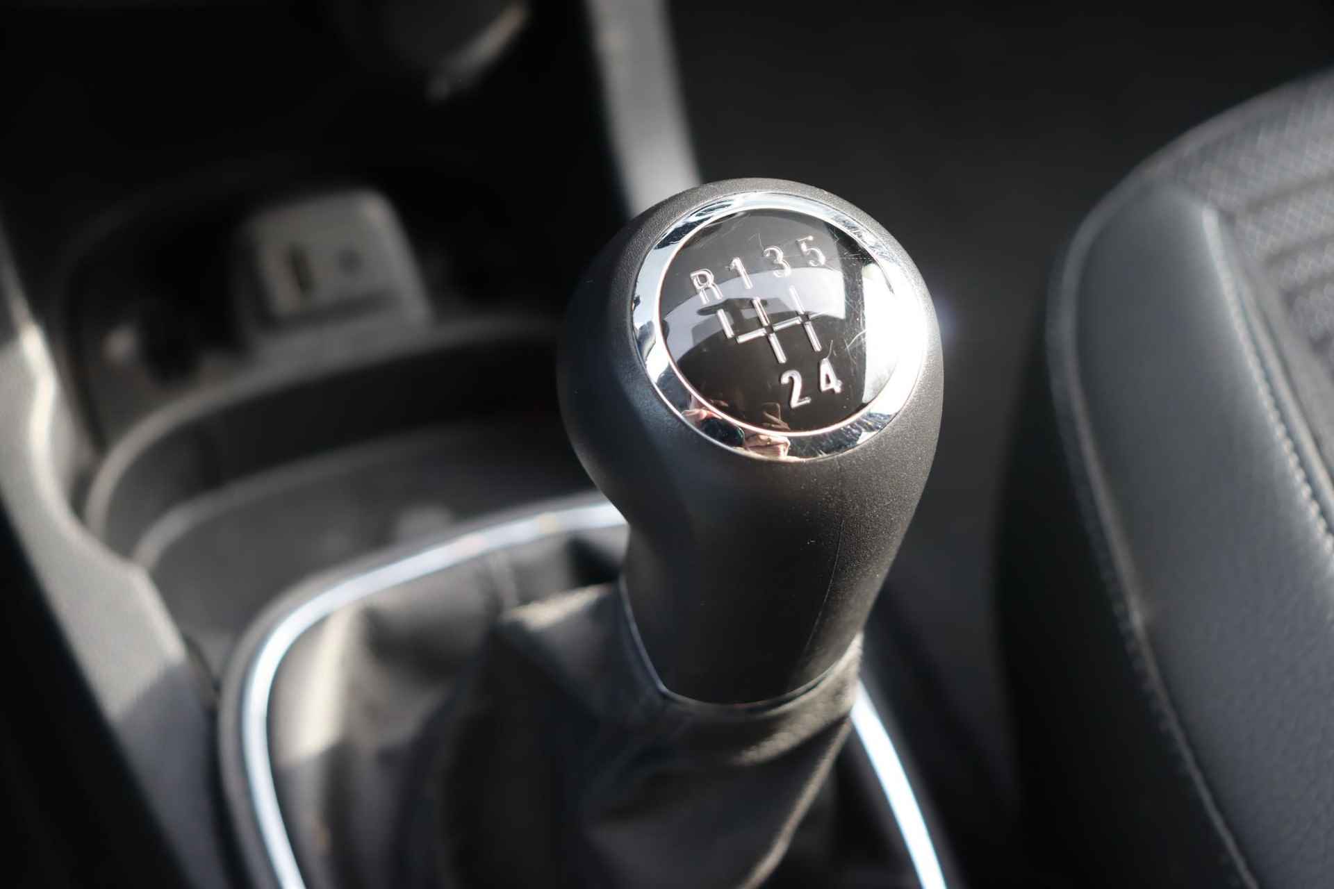 Opel Corsa 1.4-16V BlitZ / Navigatie / Parkeersensoren / Clima - 29/37